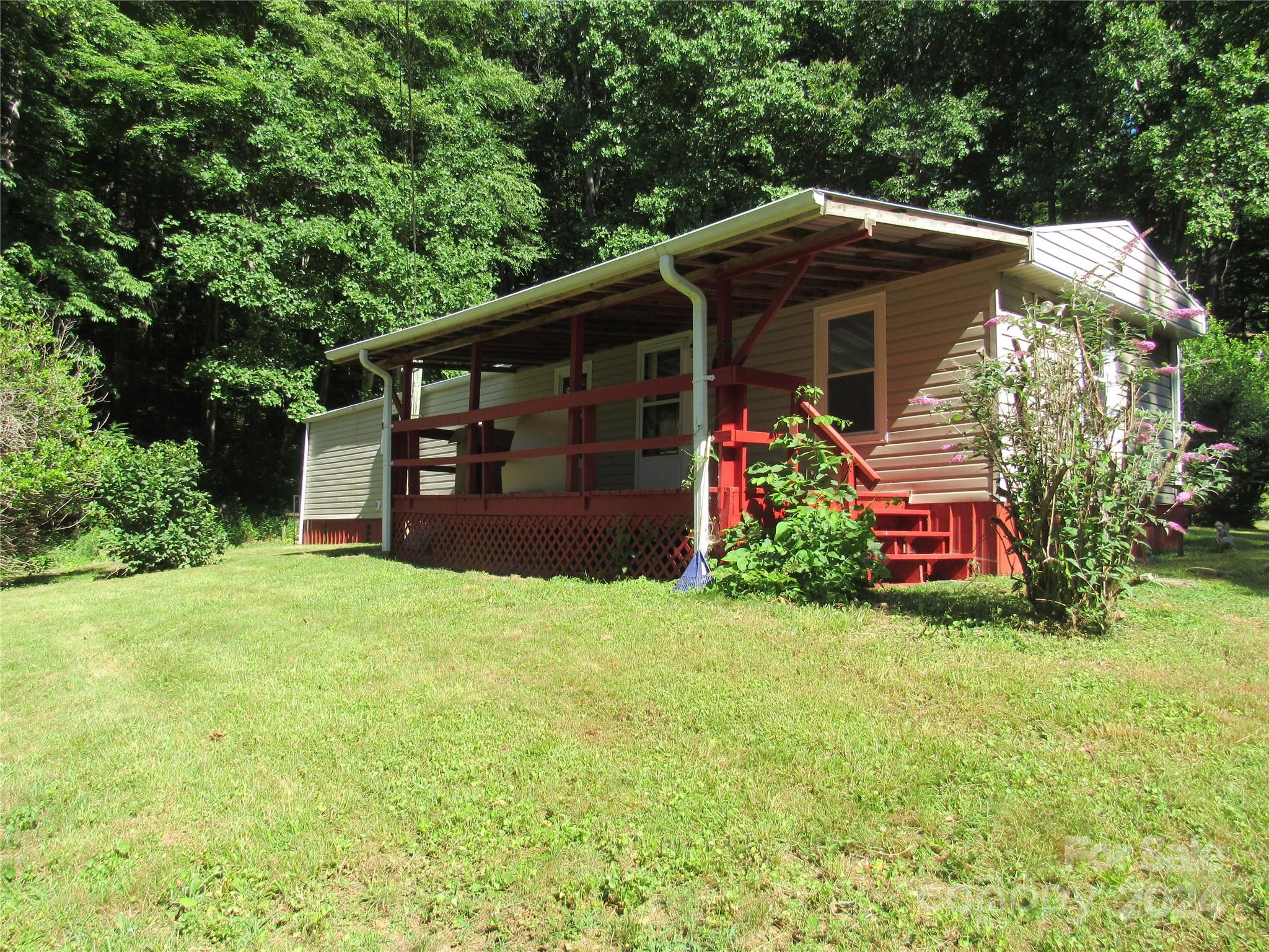 664 Woodfin Road — Sylva