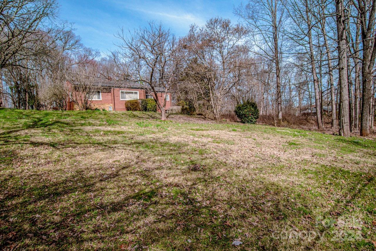 1095 Mount Ulla Highway — Mooresville