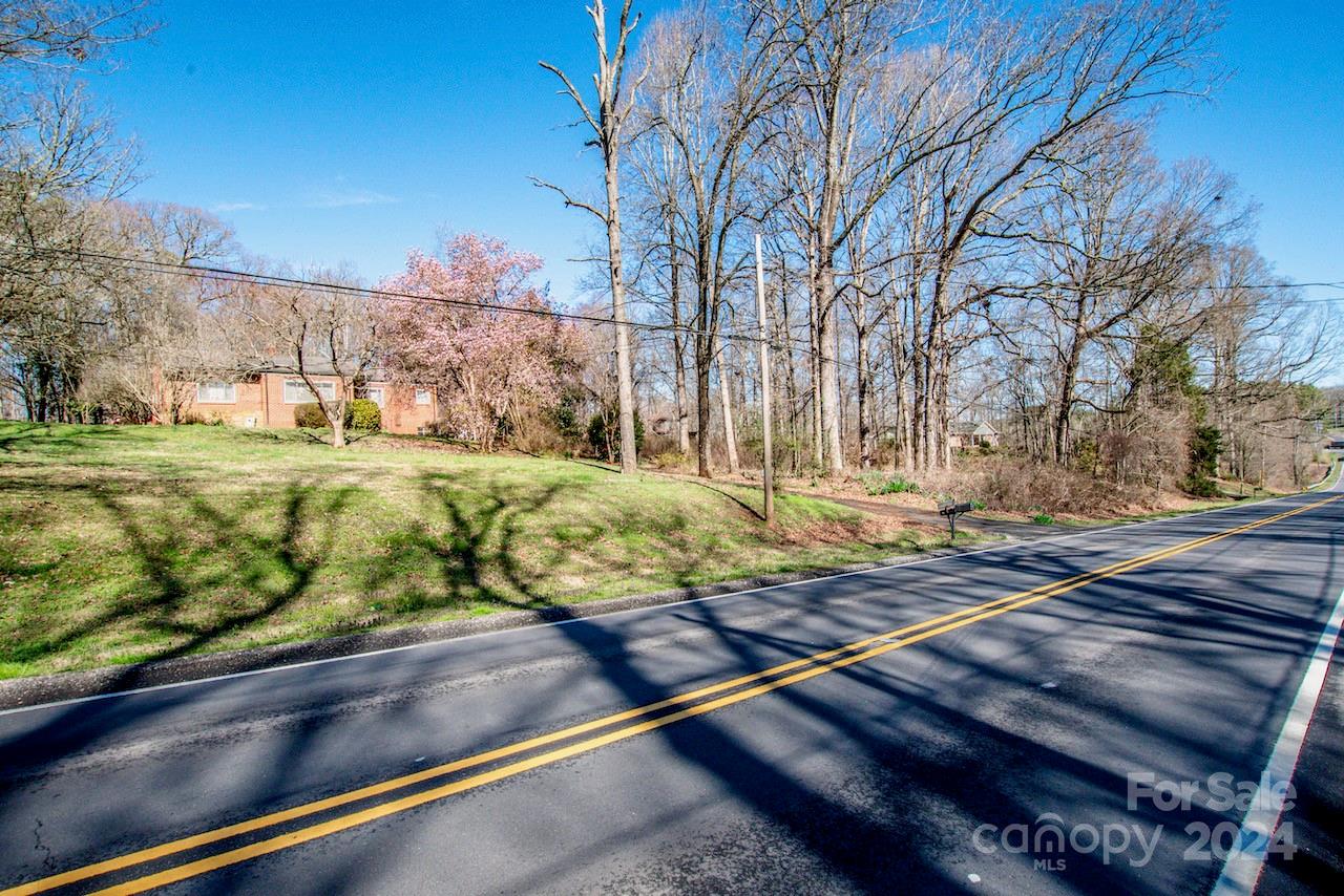 1095 Mount Ulla Highway — Mooresville