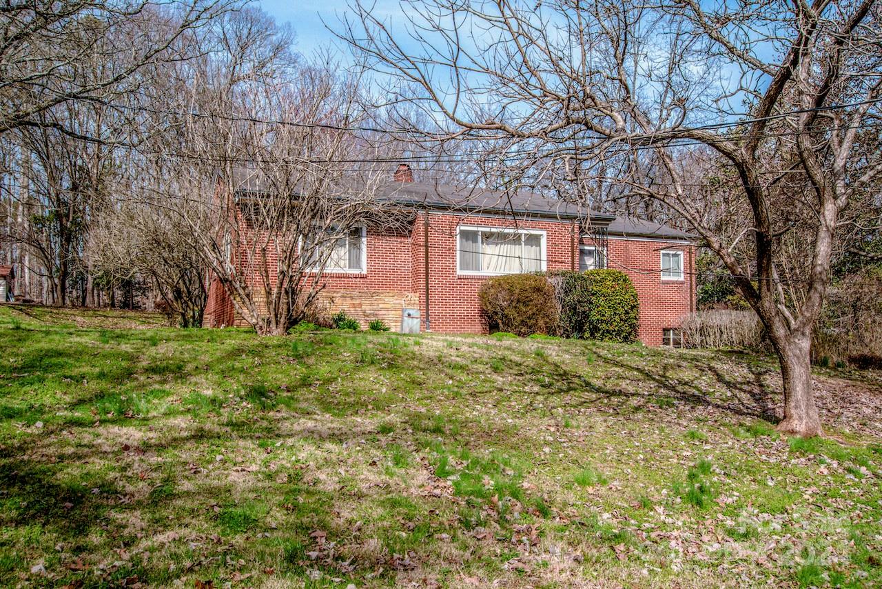1095 Mount Ulla Highway — Mooresville