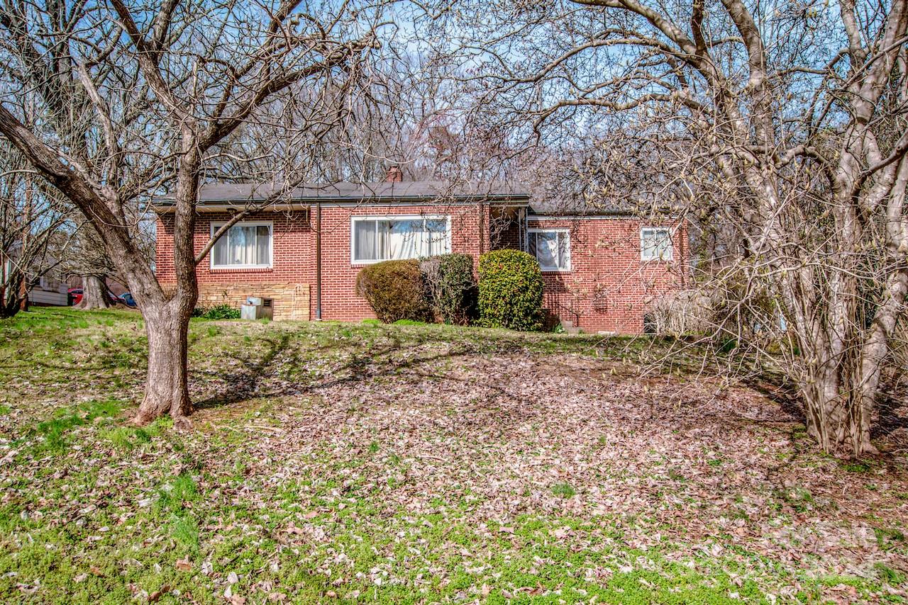1095 Mount Ulla Highway — Mooresville