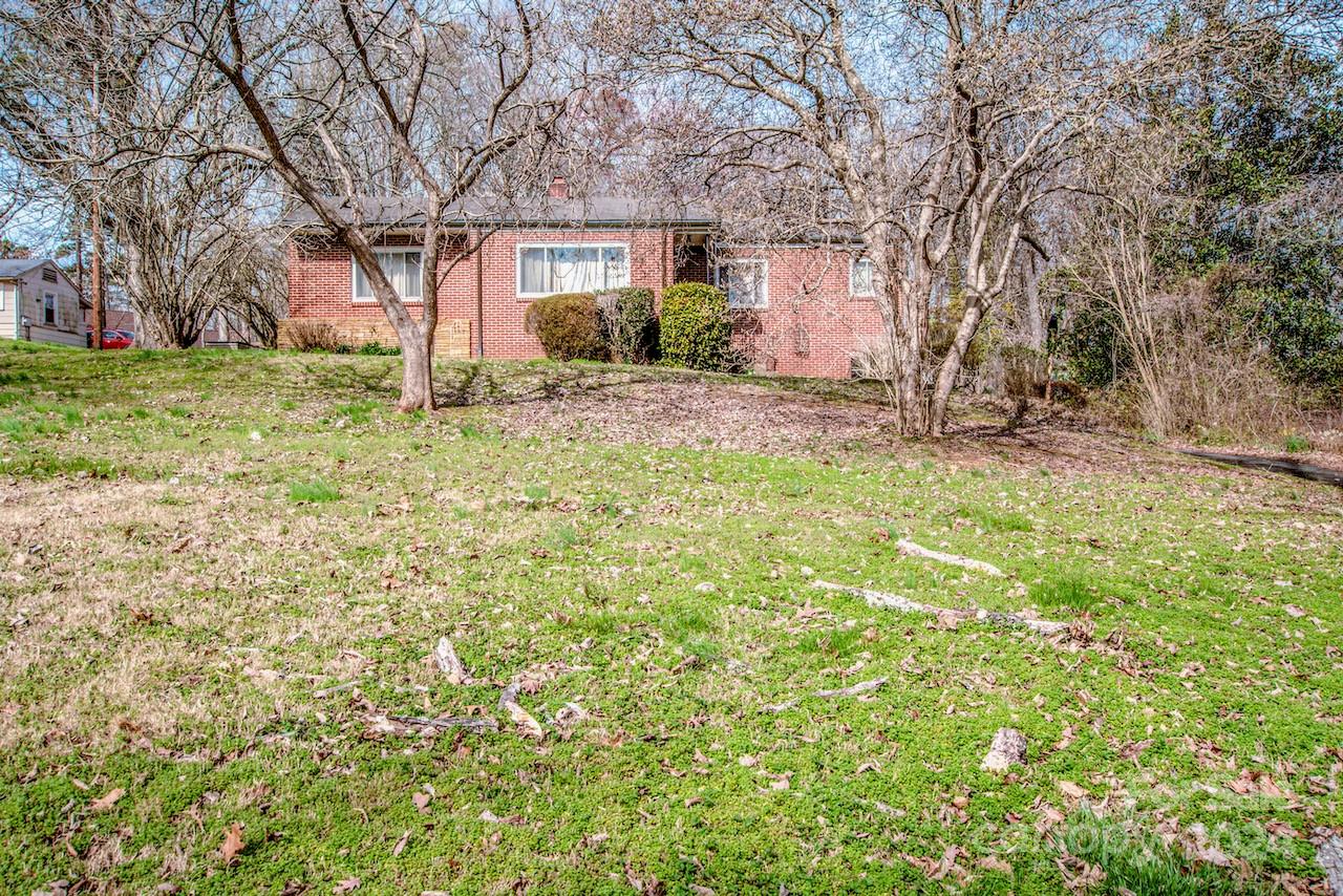 1095 Mount Ulla Highway — Mooresville