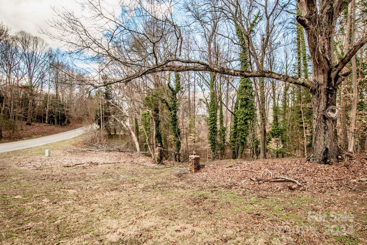 156 Beaten Path Road — Mooresville