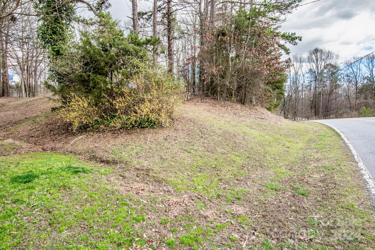 156 Beaten Path Road — Mooresville
