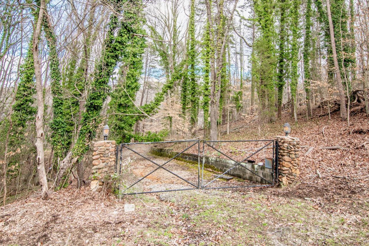 156 Beaten Path Road — Mooresville