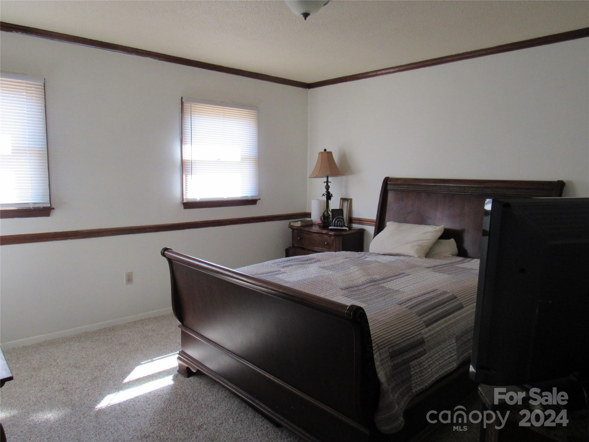 171 Fox Run Road — Forest City