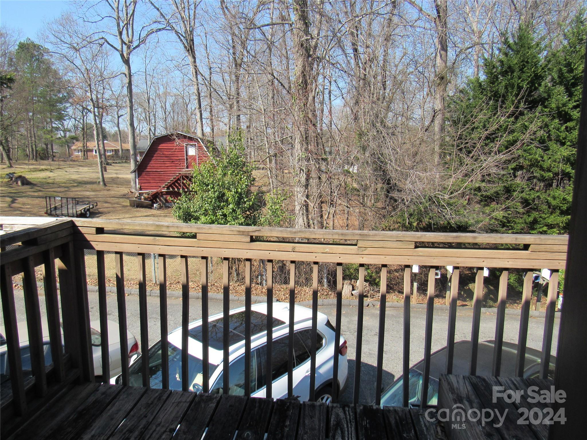 171 Fox Run Road — Forest City