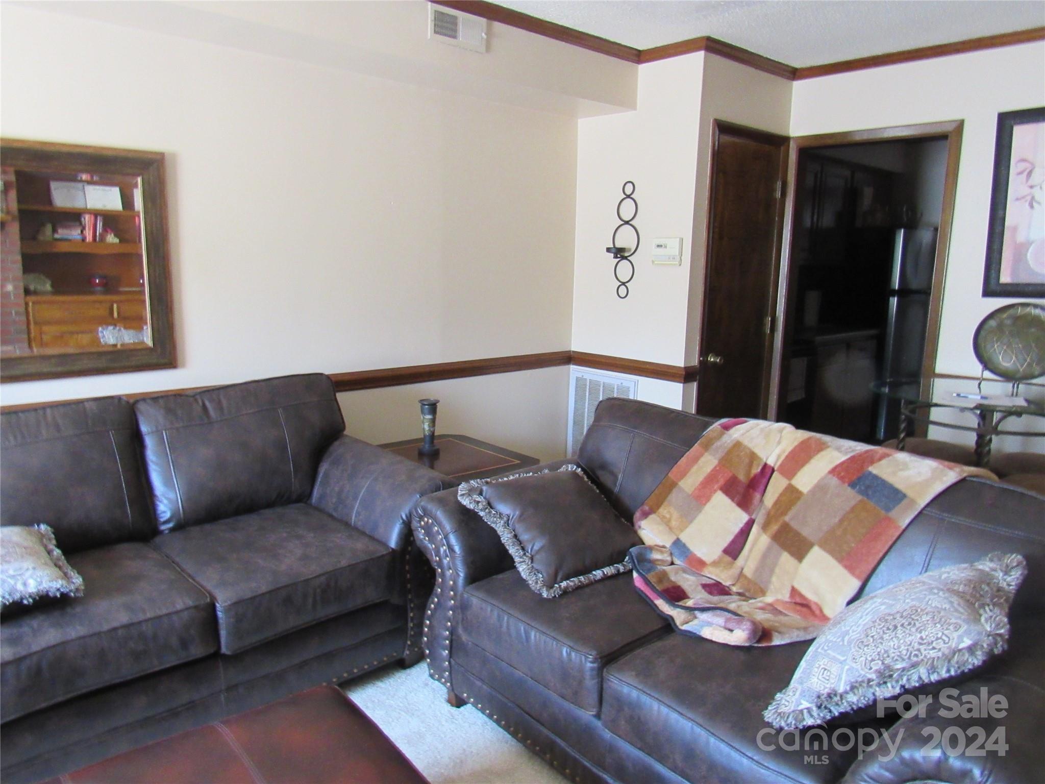 171 Fox Run Road — Forest City
