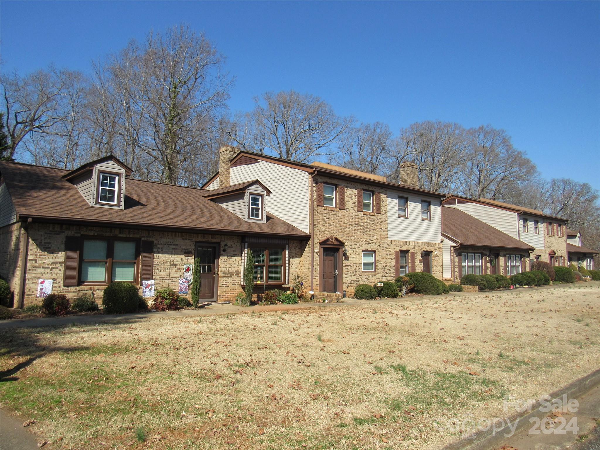 171 Fox Run Road — Forest City