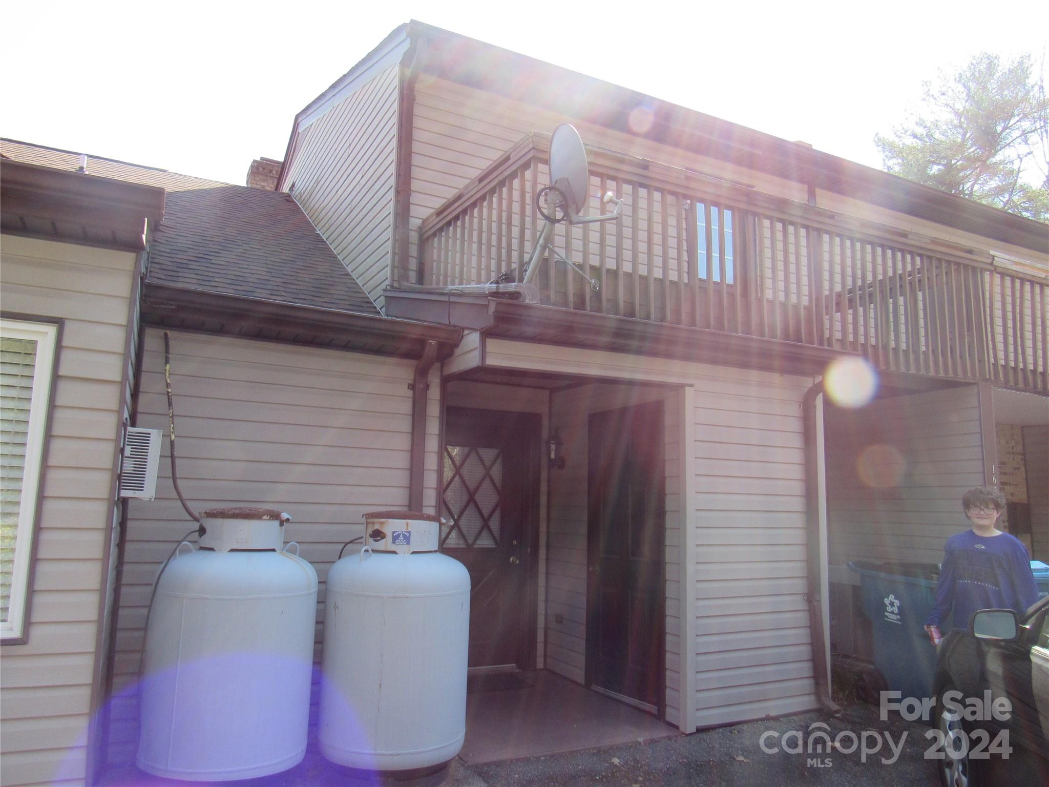171 Fox Run Road — Forest City