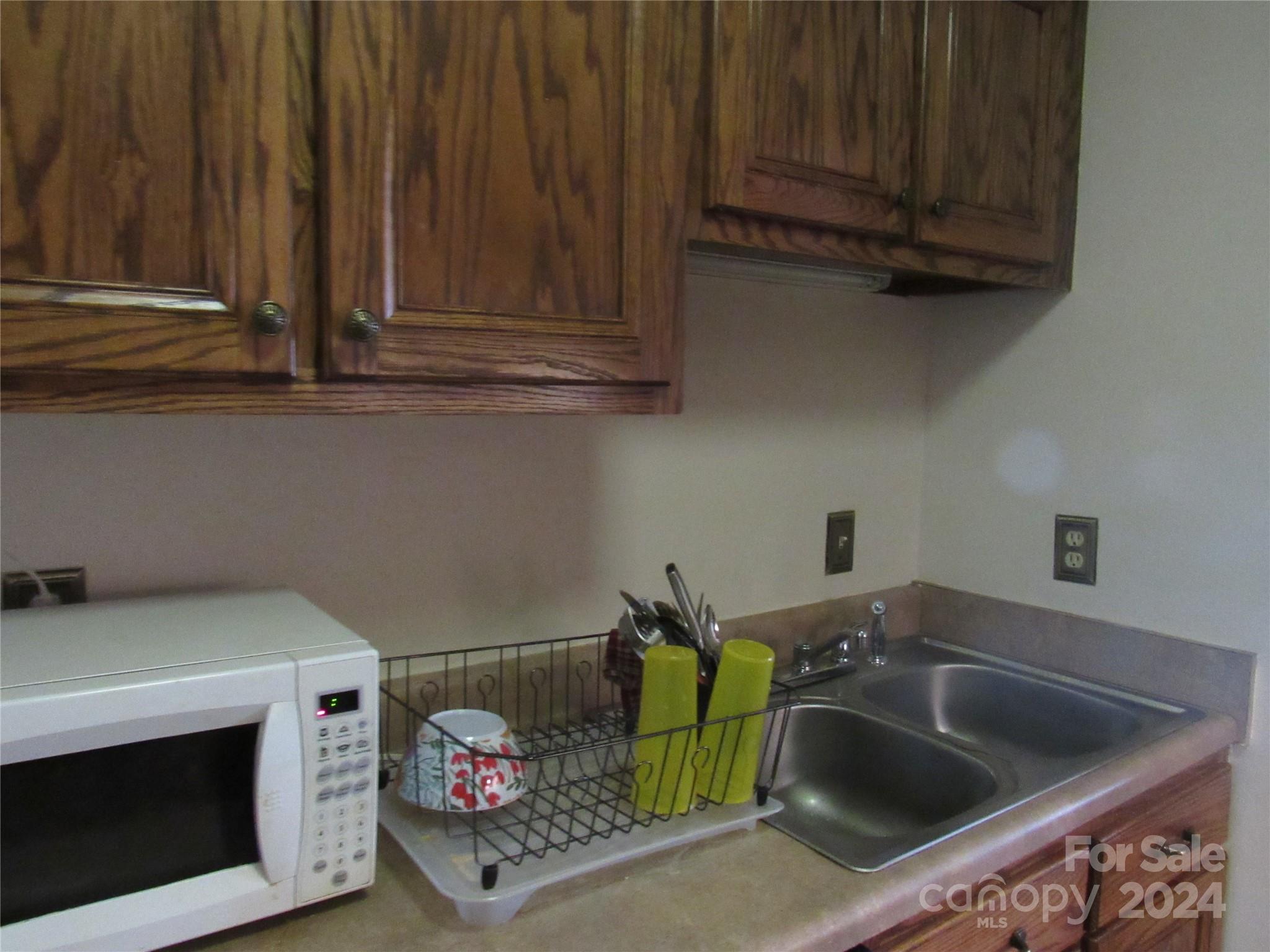 171 Fox Run Road — Forest City