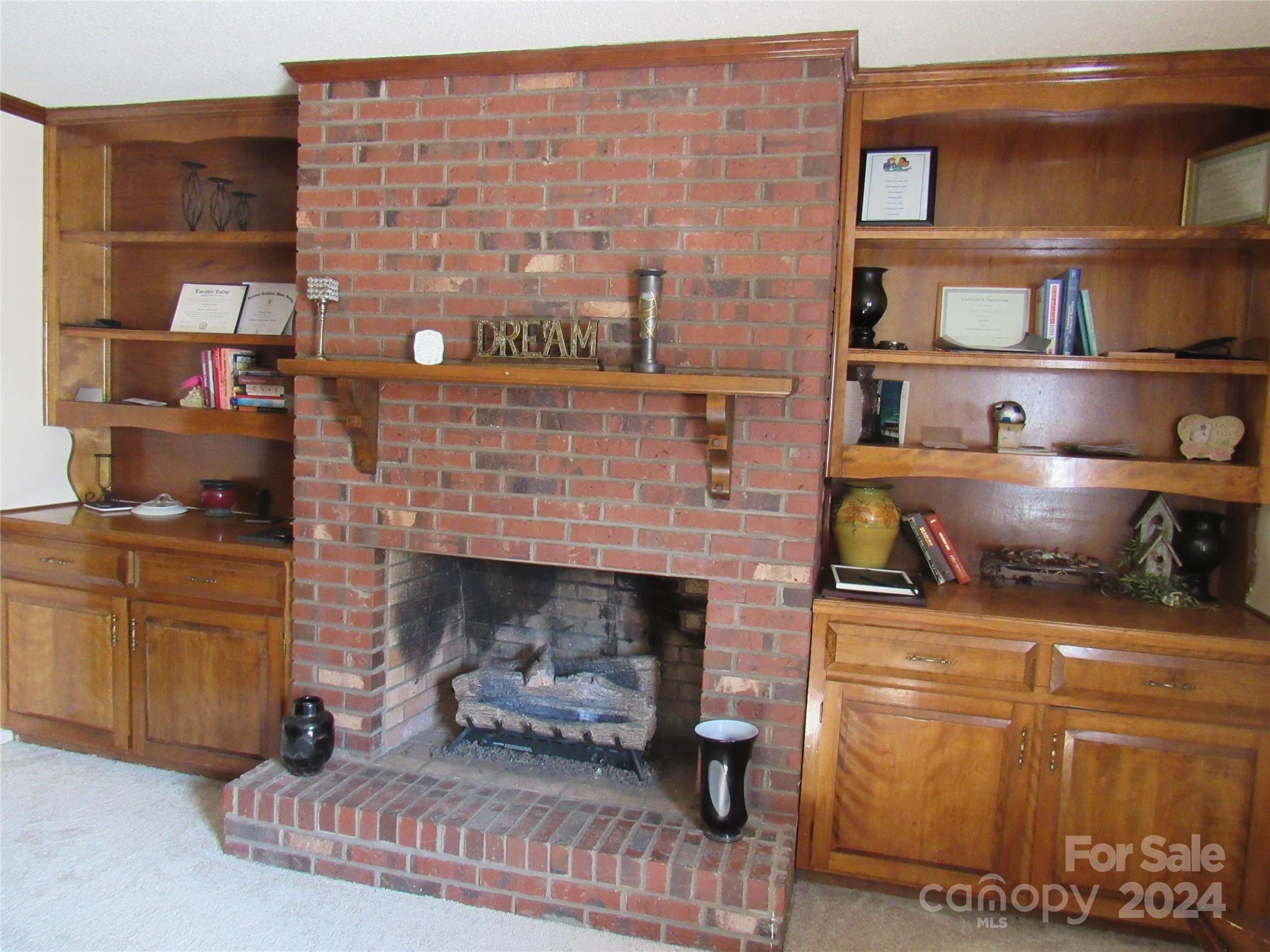171 Fox Run Road — Forest City
