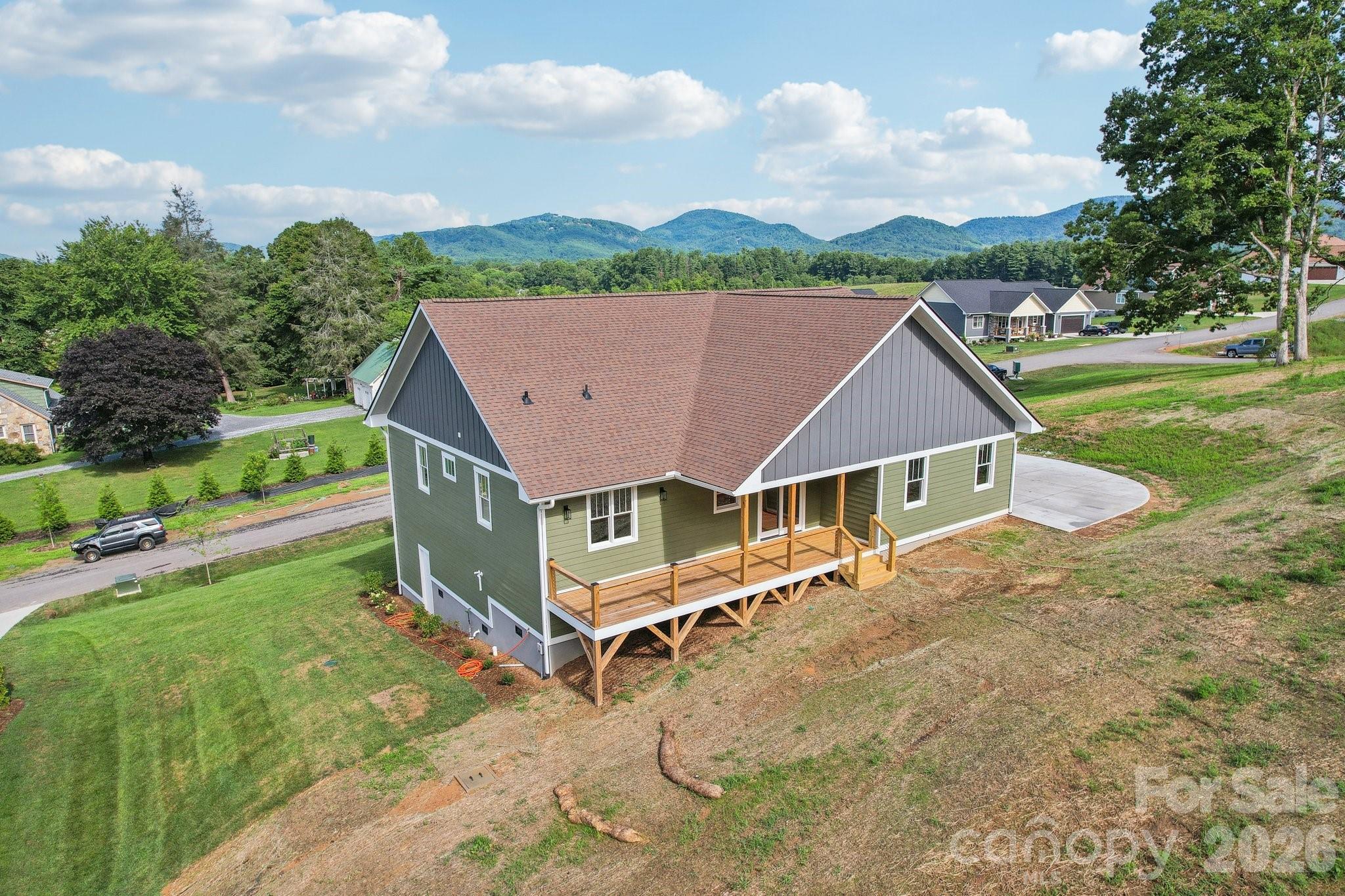 62 Maple Knoll Drive — Hendersonville