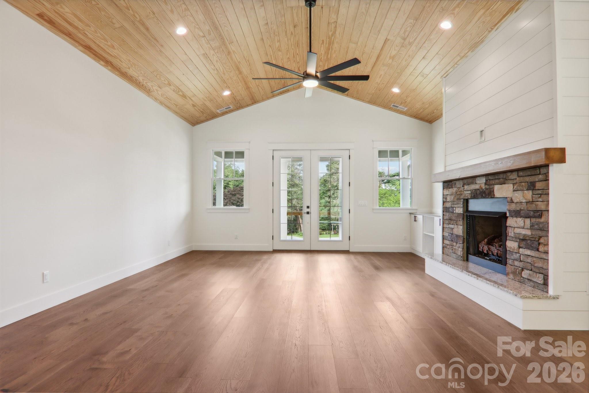 62 Maple Knoll Drive — Hendersonville