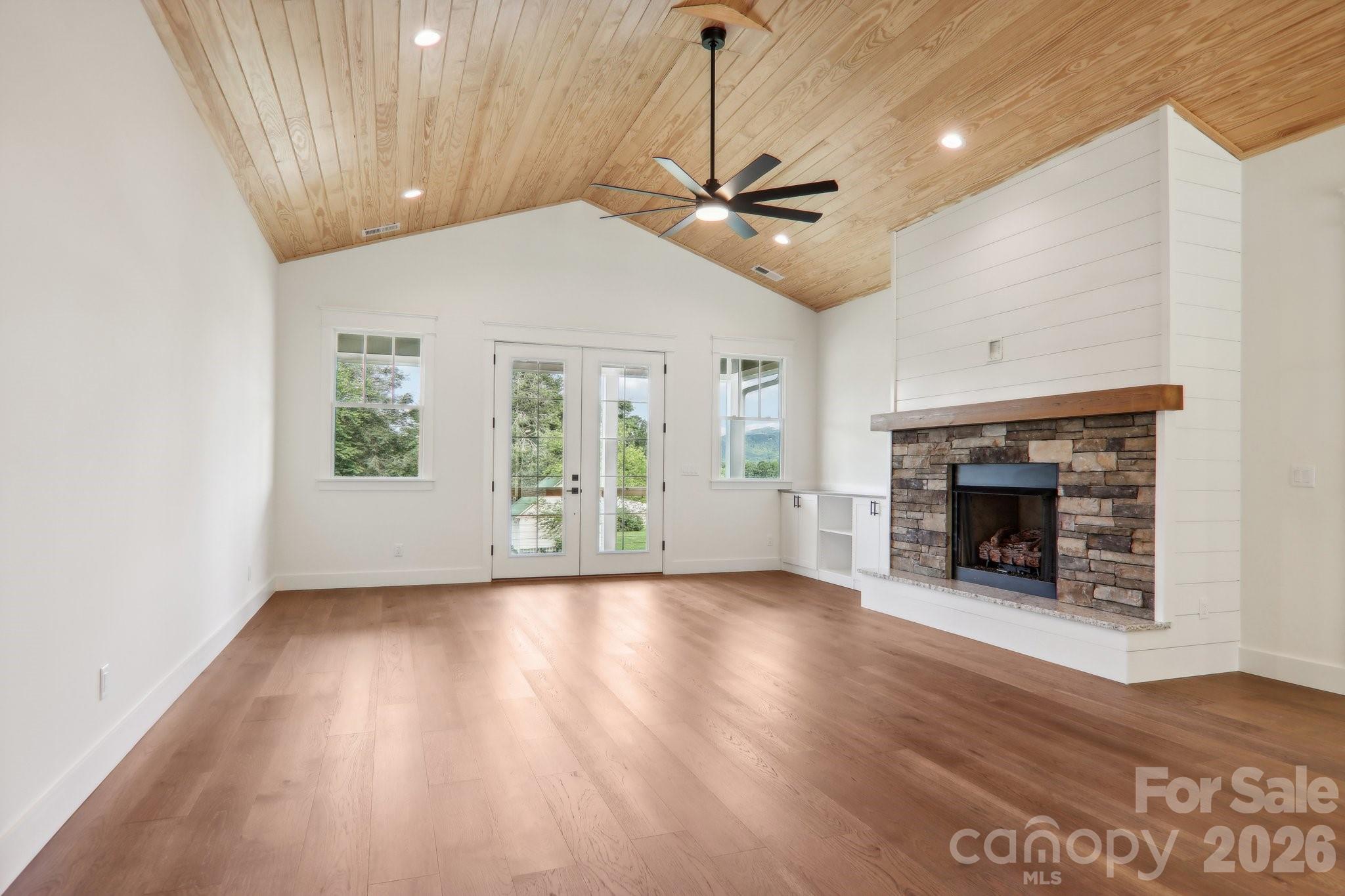 62 Maple Knoll Drive — Hendersonville