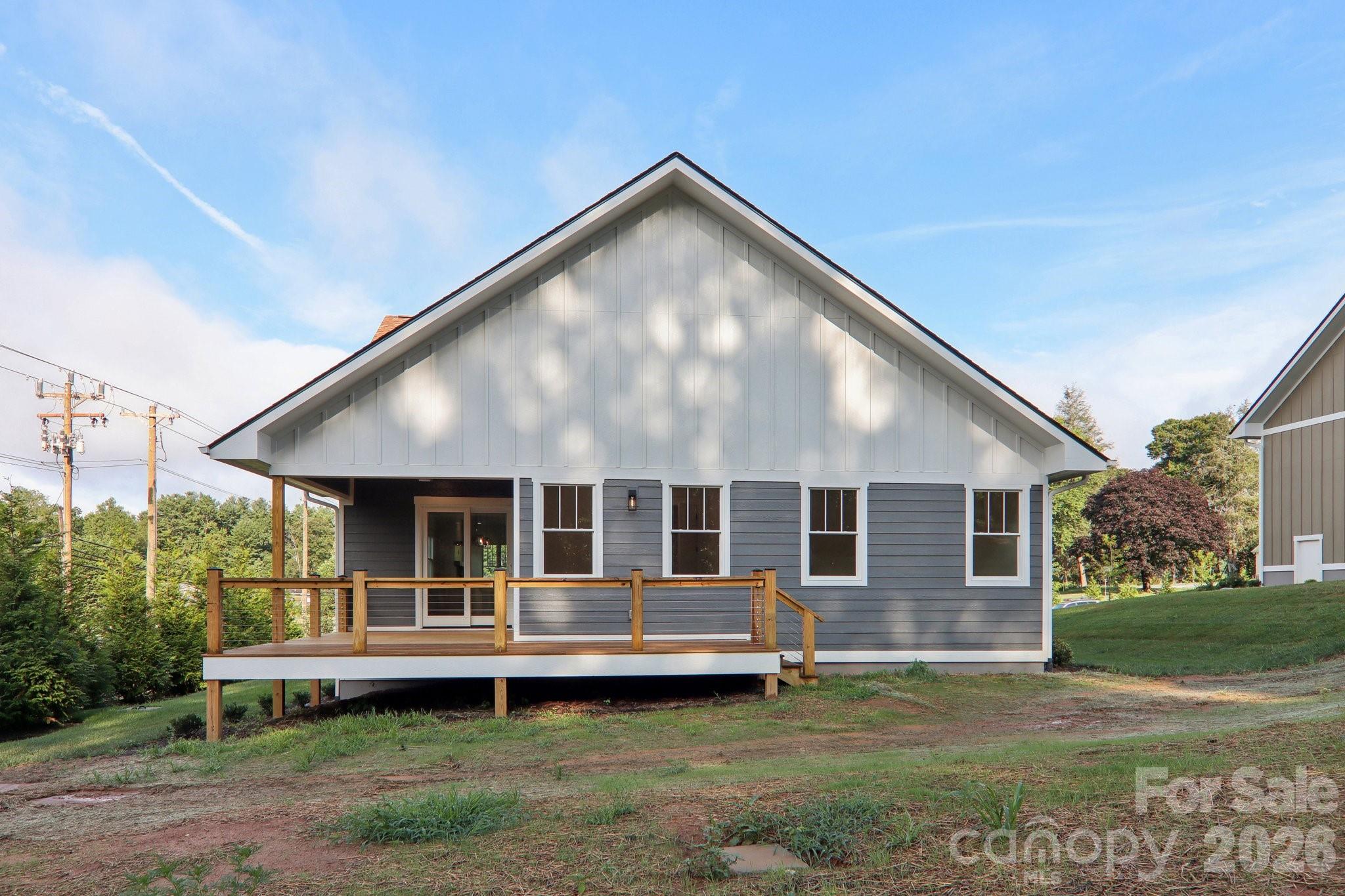 20 Maple Knoll Drive — Hendersonville