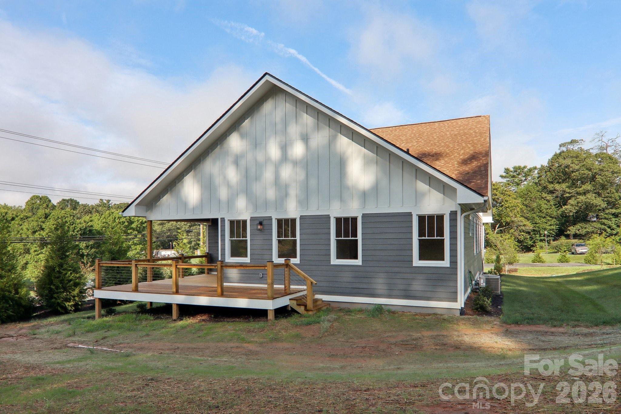 20 Maple Knoll Drive — Hendersonville