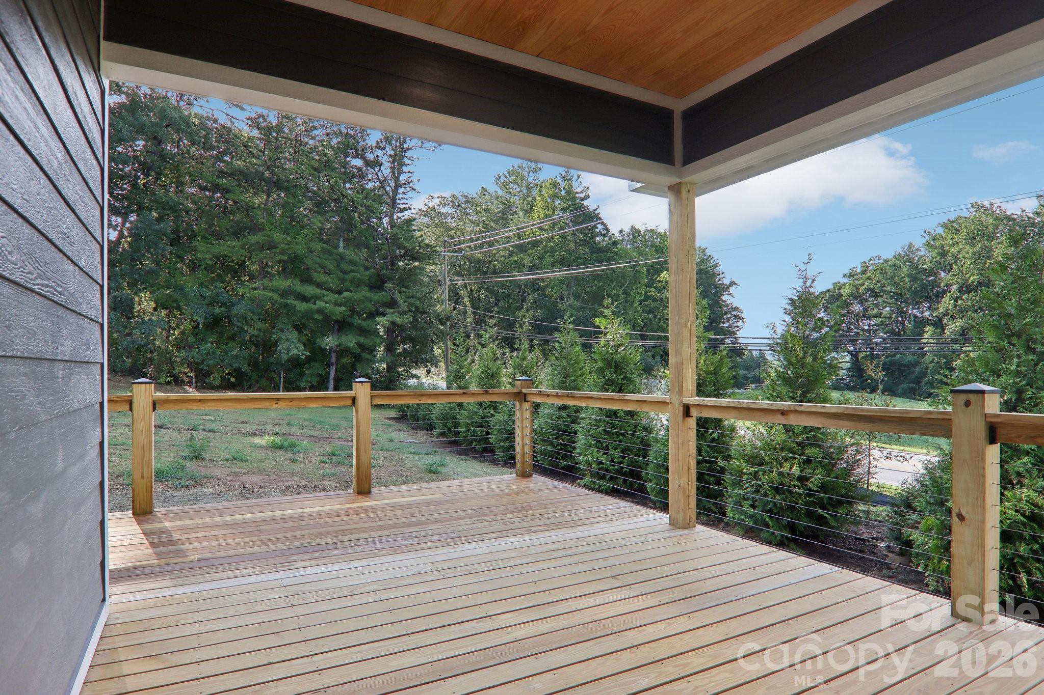 20 Maple Knoll Drive — Hendersonville