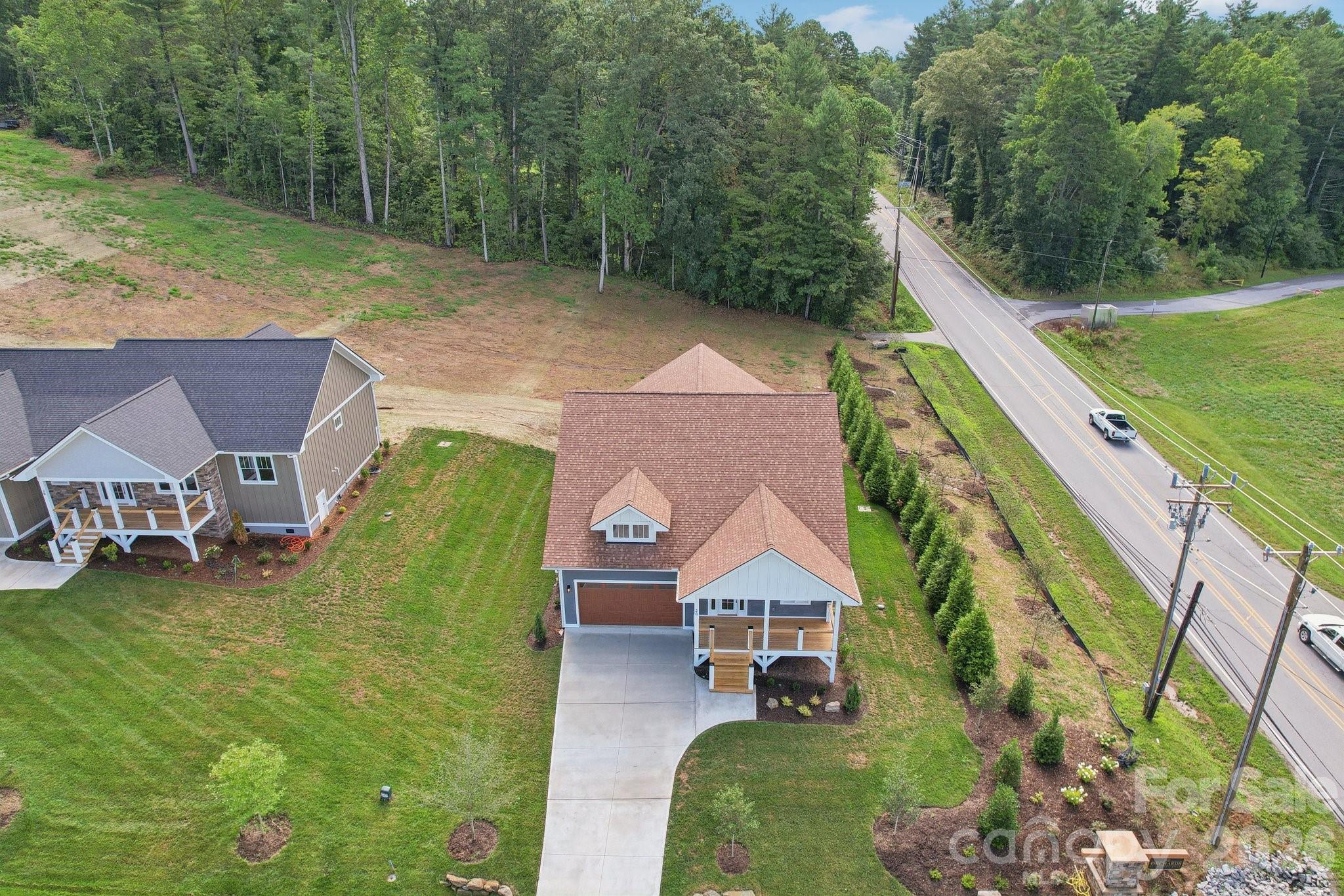 20 Maple Knoll Drive — Hendersonville