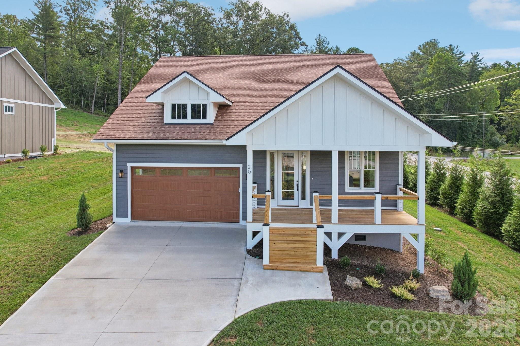 20 Maple Knoll Drive — Hendersonville