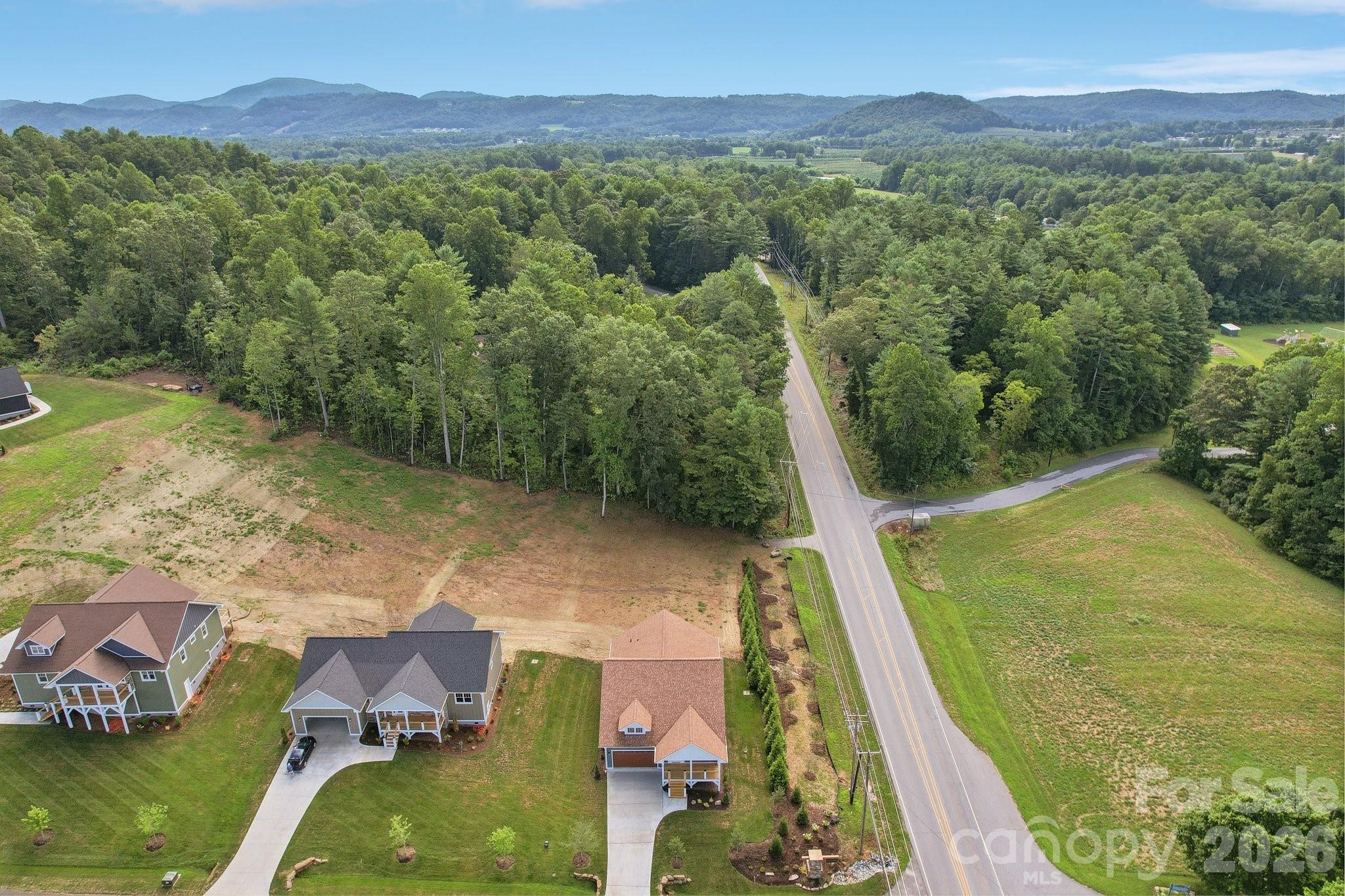 20 Maple Knoll Drive — Hendersonville
