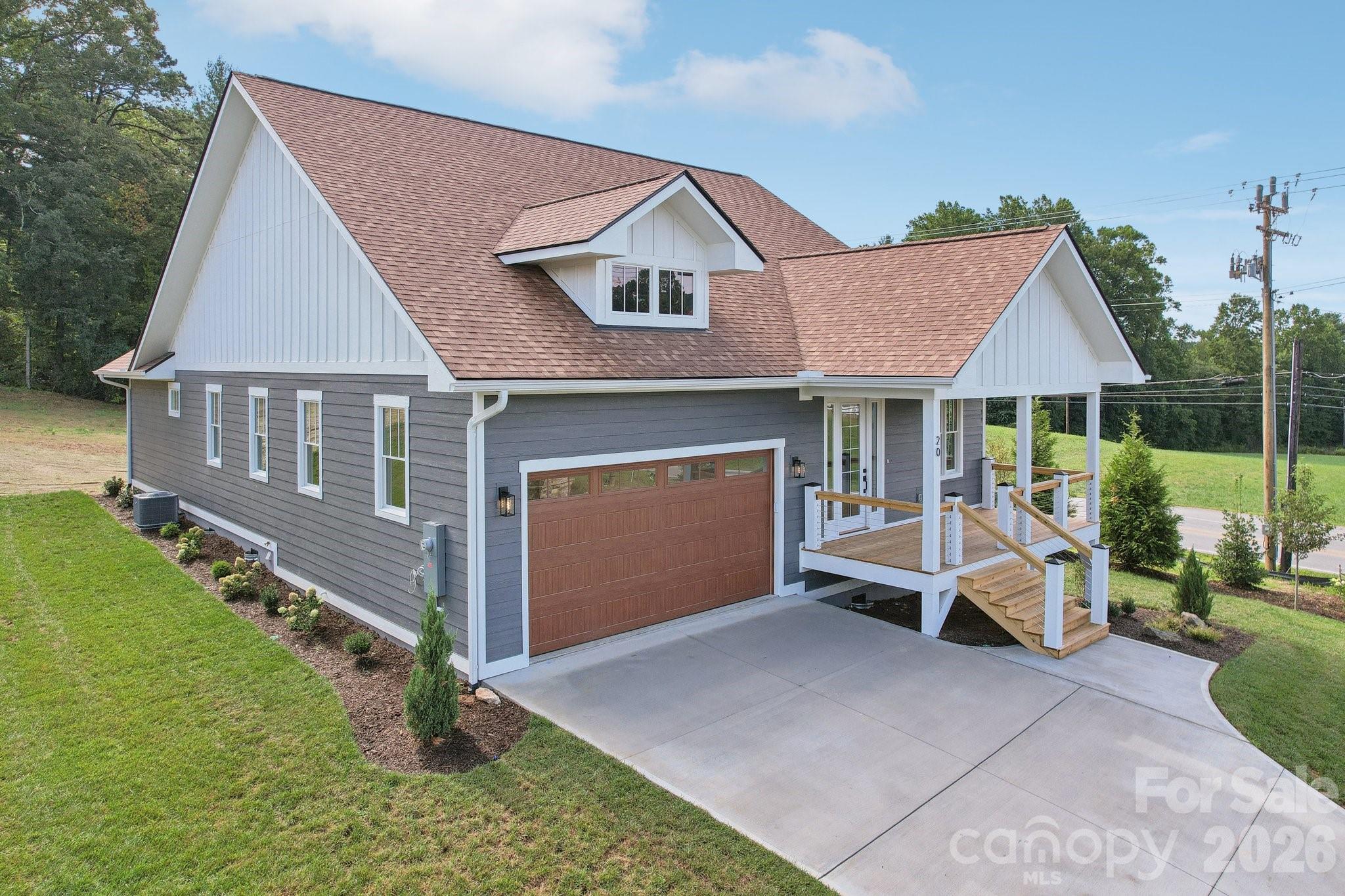 20 Maple Knoll Drive — Hendersonville