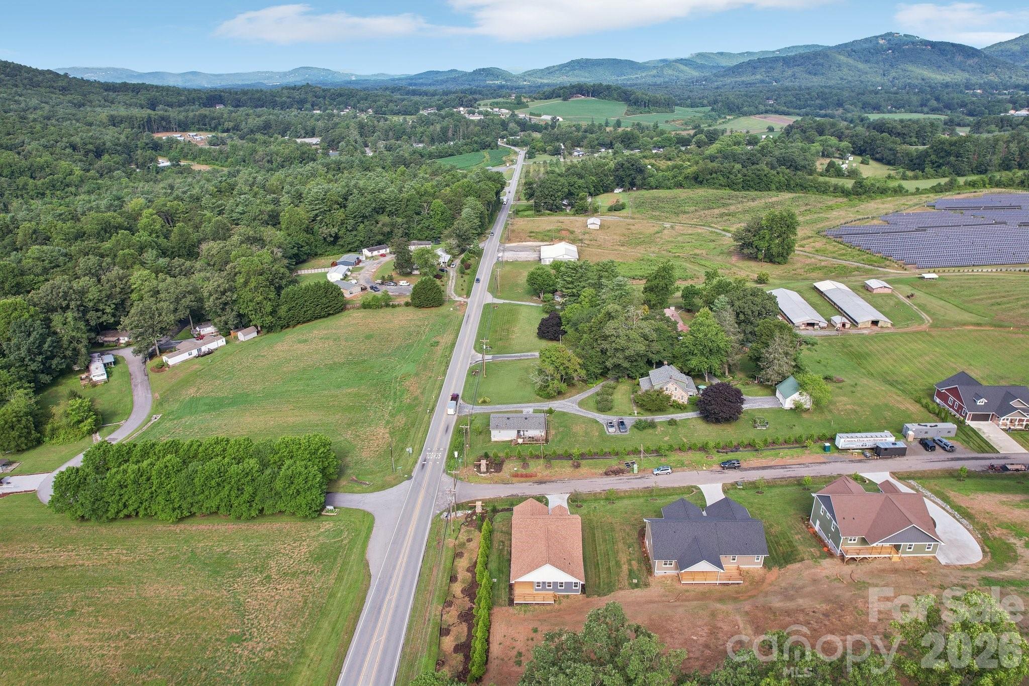 20 Maple Knoll Drive — Hendersonville
