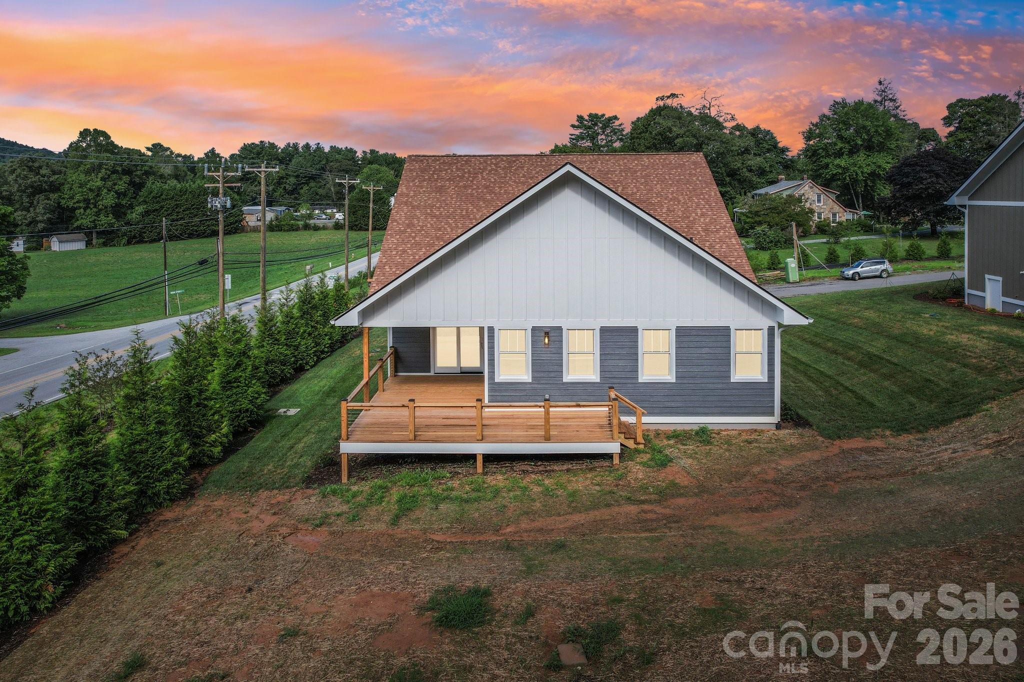 20 Maple Knoll Drive — Hendersonville
