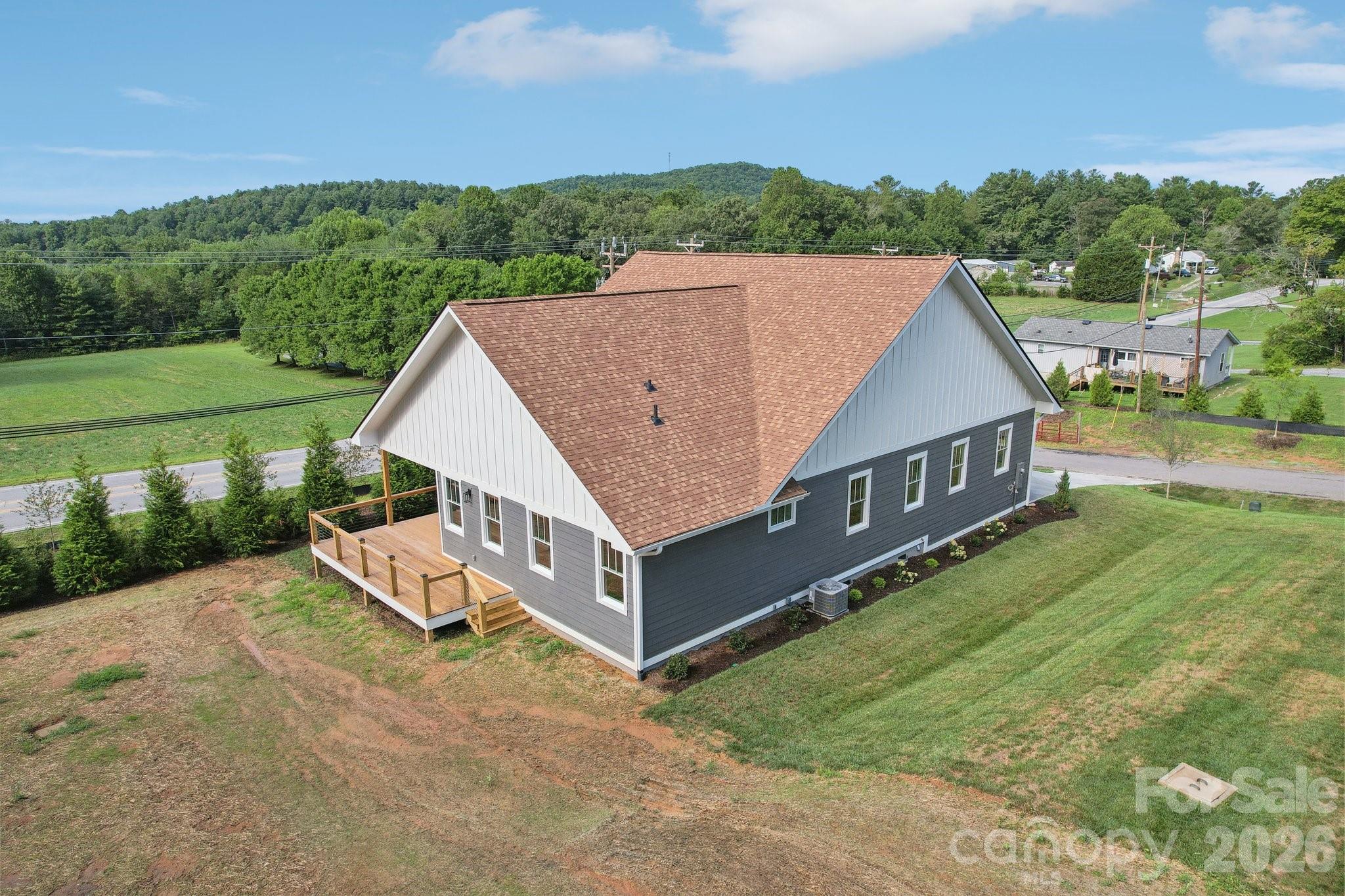 20 Maple Knoll Drive — Hendersonville