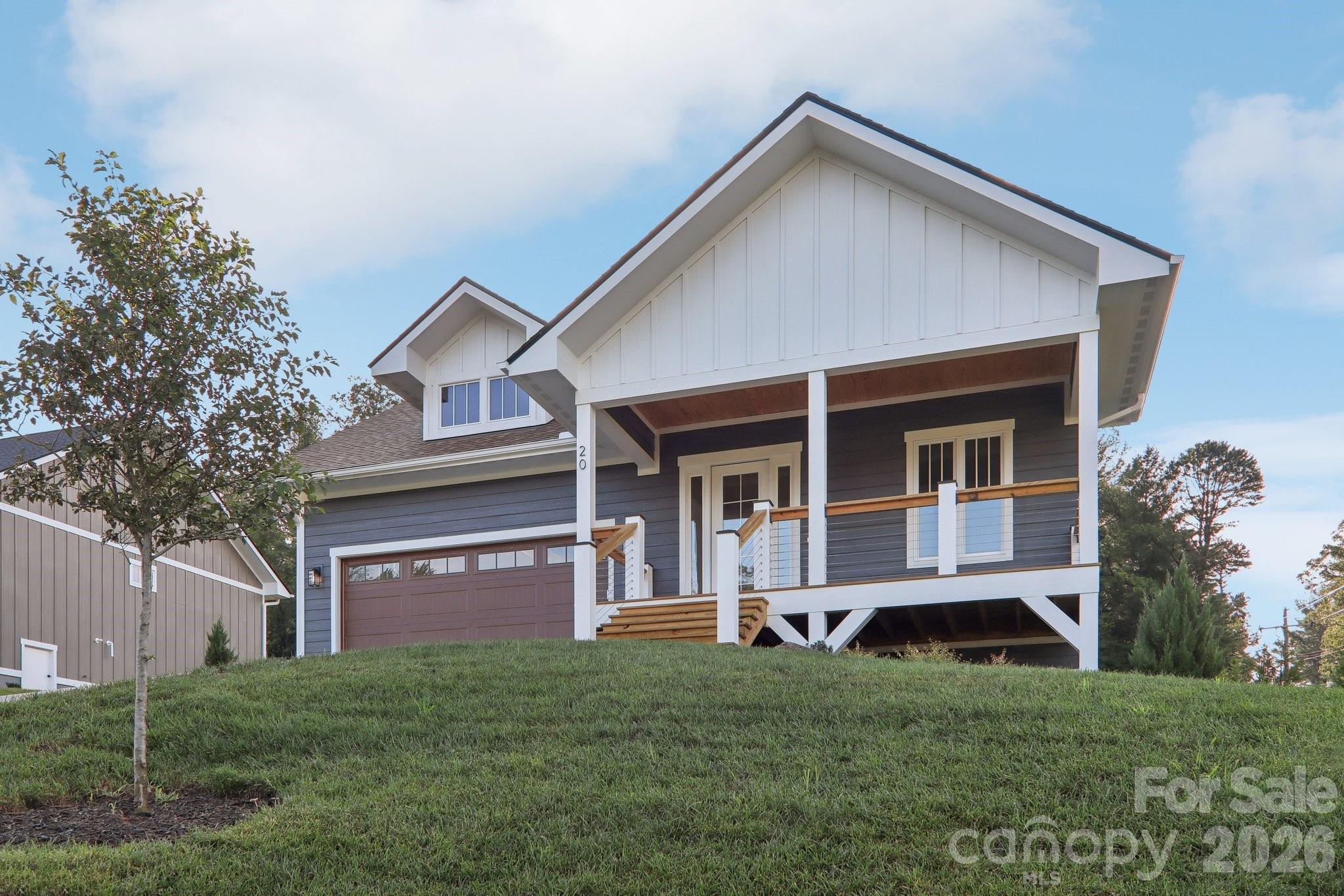 20 Maple Knoll Drive — Hendersonville