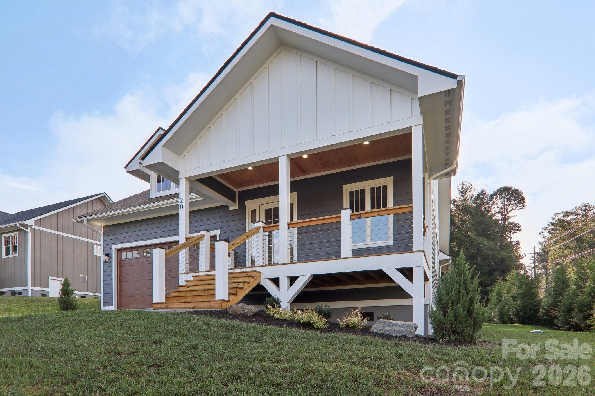 20 Maple Knoll Drive — Hendersonville