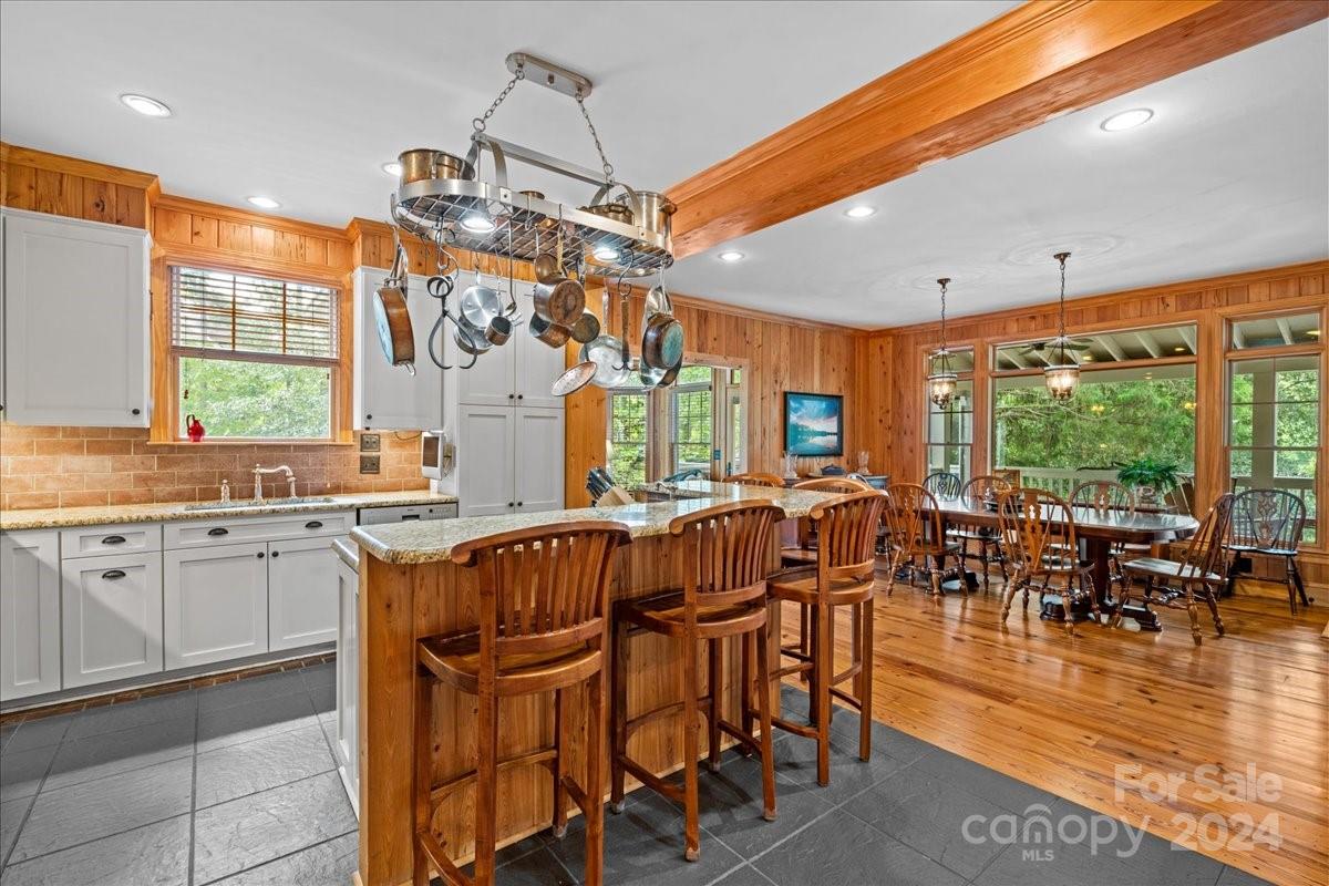 2884 Lake Road — Ridgeway