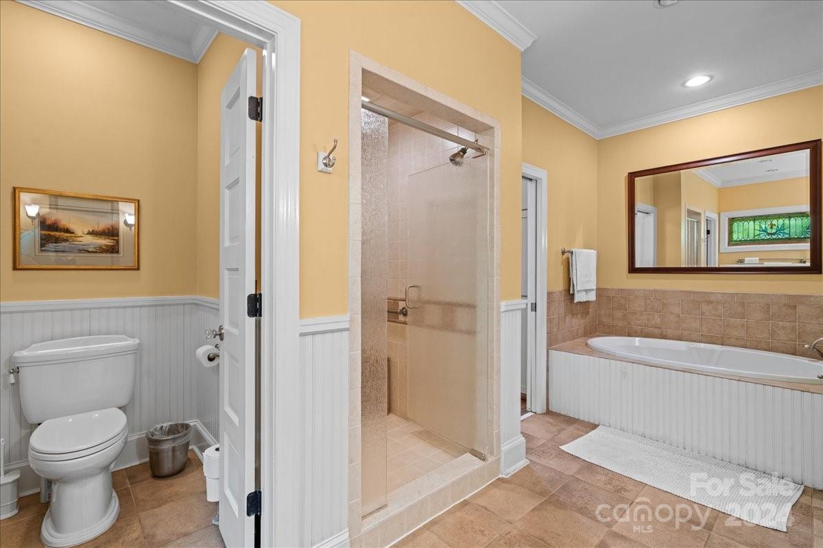 2884 Lake Road — Ridgeway