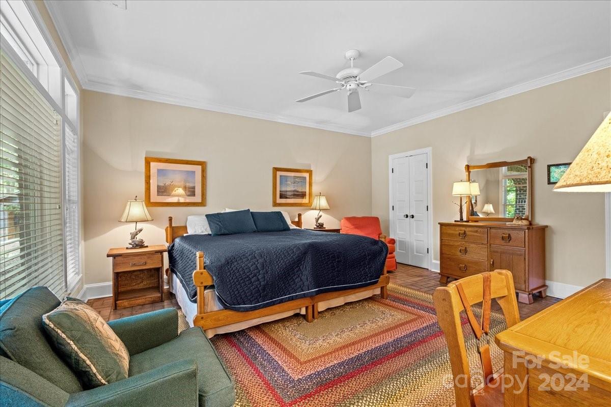 2884 Lake Road — Ridgeway