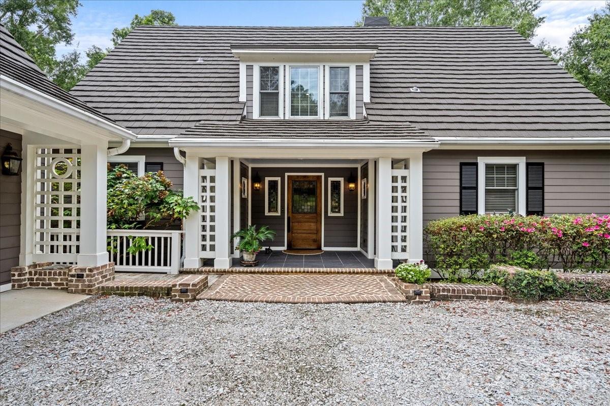 2884 Lake Road — Ridgeway