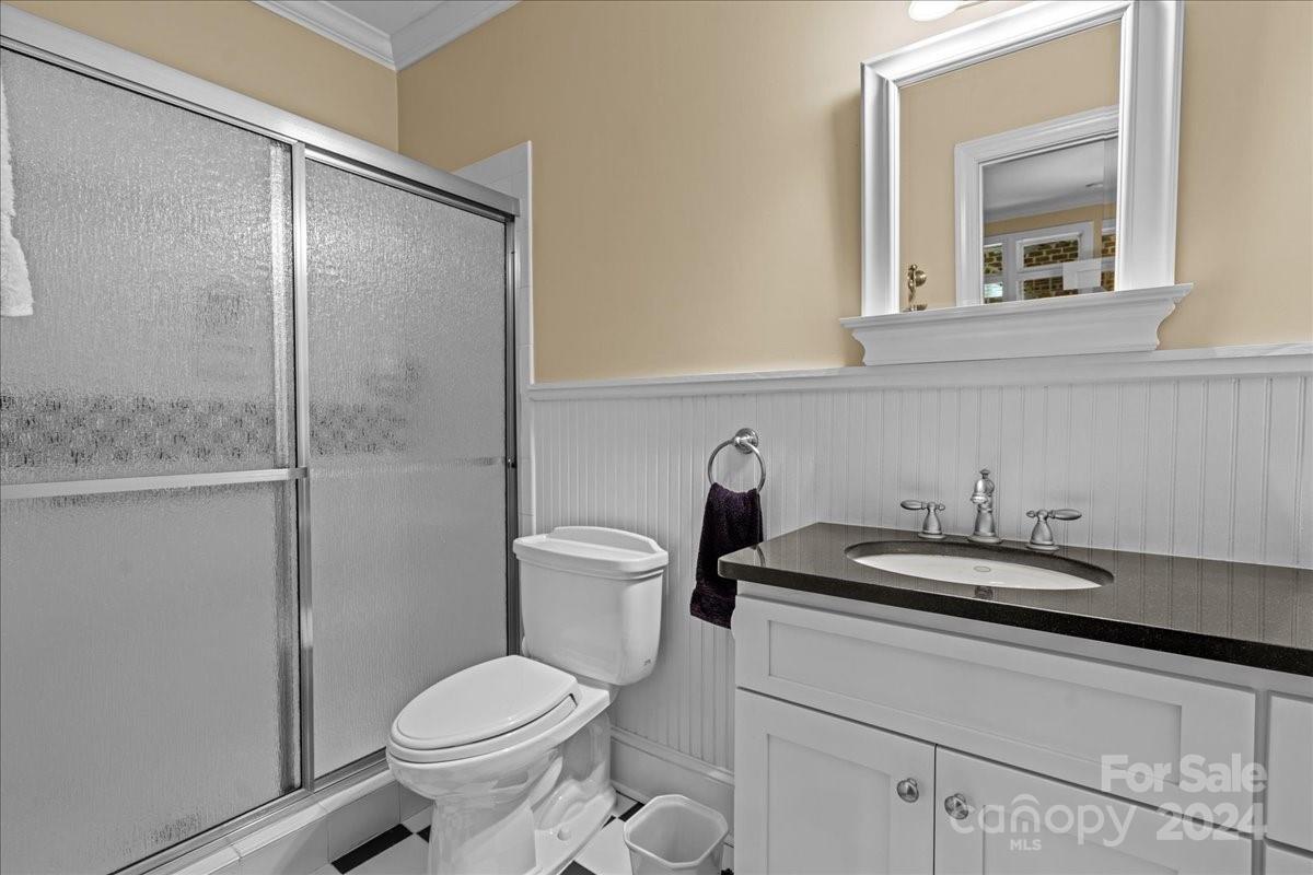 2884 Lake Road — Ridgeway
