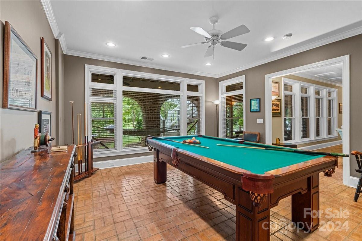 2884 Lake Road — Ridgeway