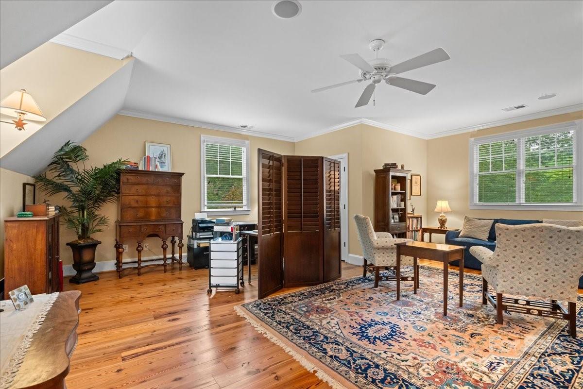 2884 Lake Road — Ridgeway