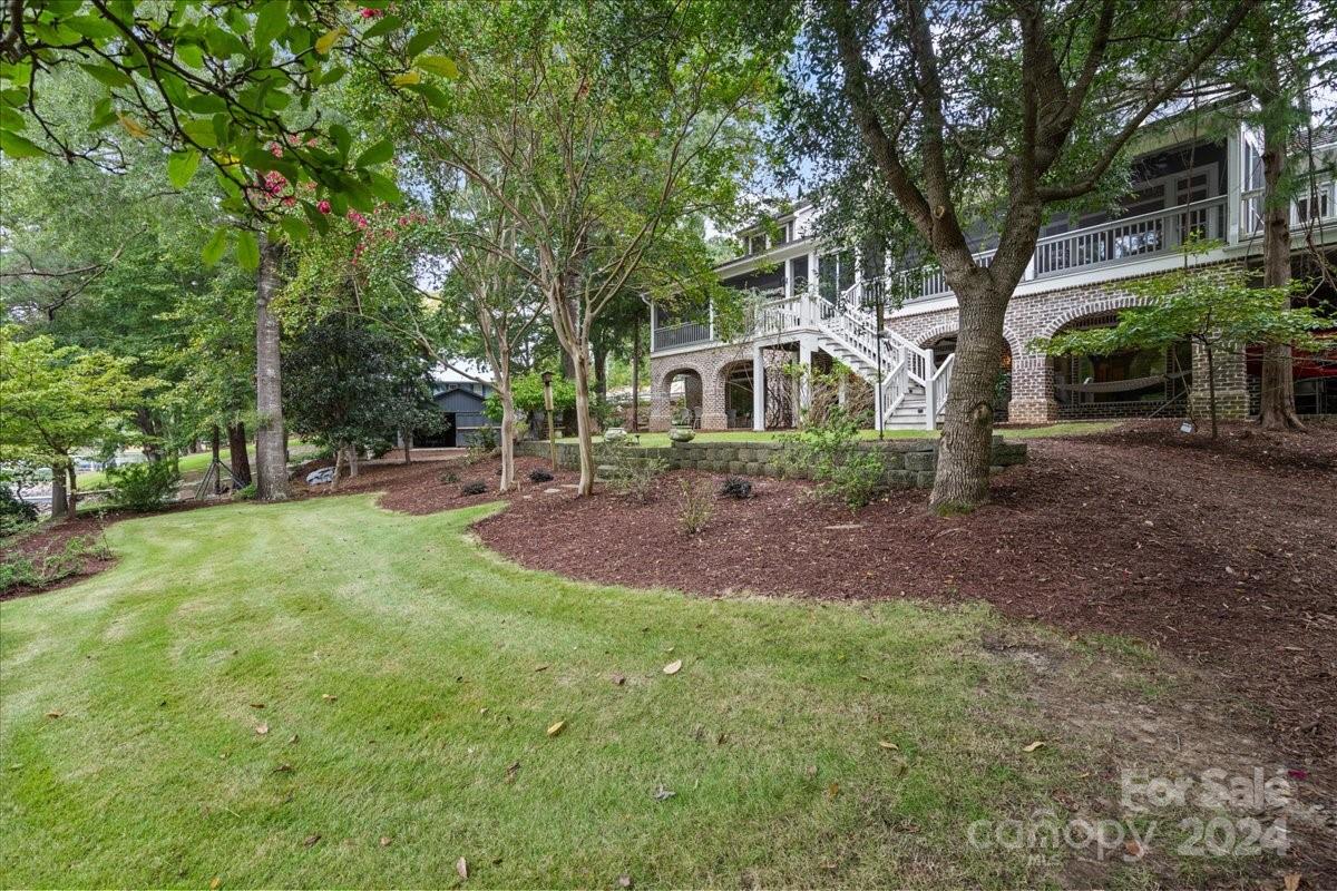 2884 Lake Road — Ridgeway