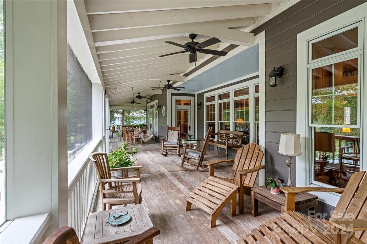 2884 Lake Road — Ridgeway