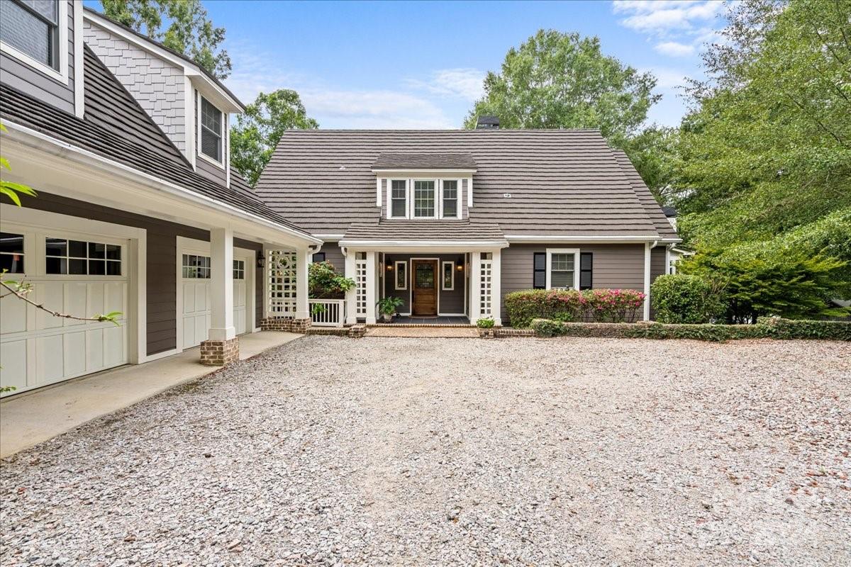 2884 Lake Road — Ridgeway