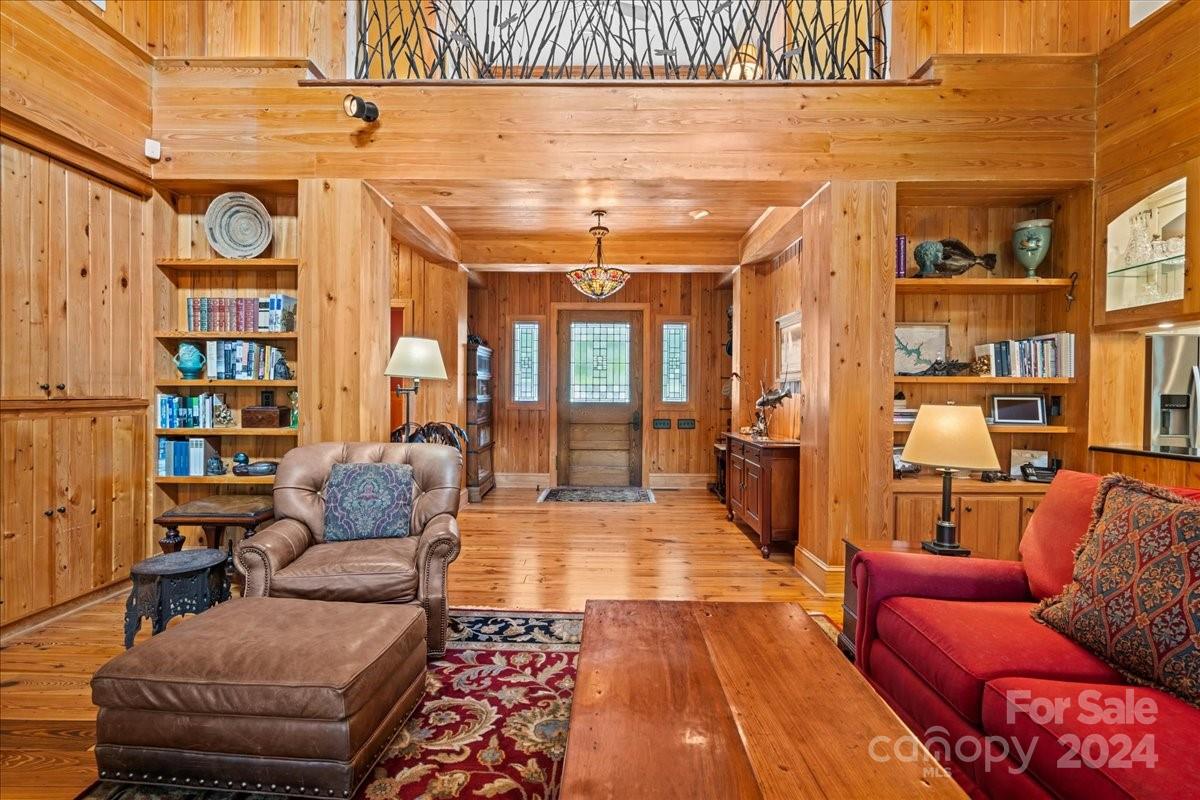 2884 Lake Road — Ridgeway