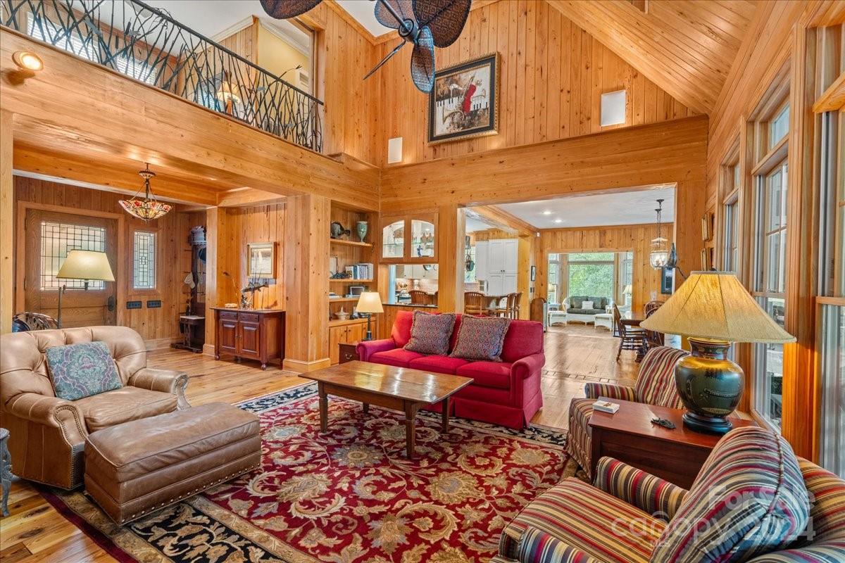 2884 Lake Road — Ridgeway