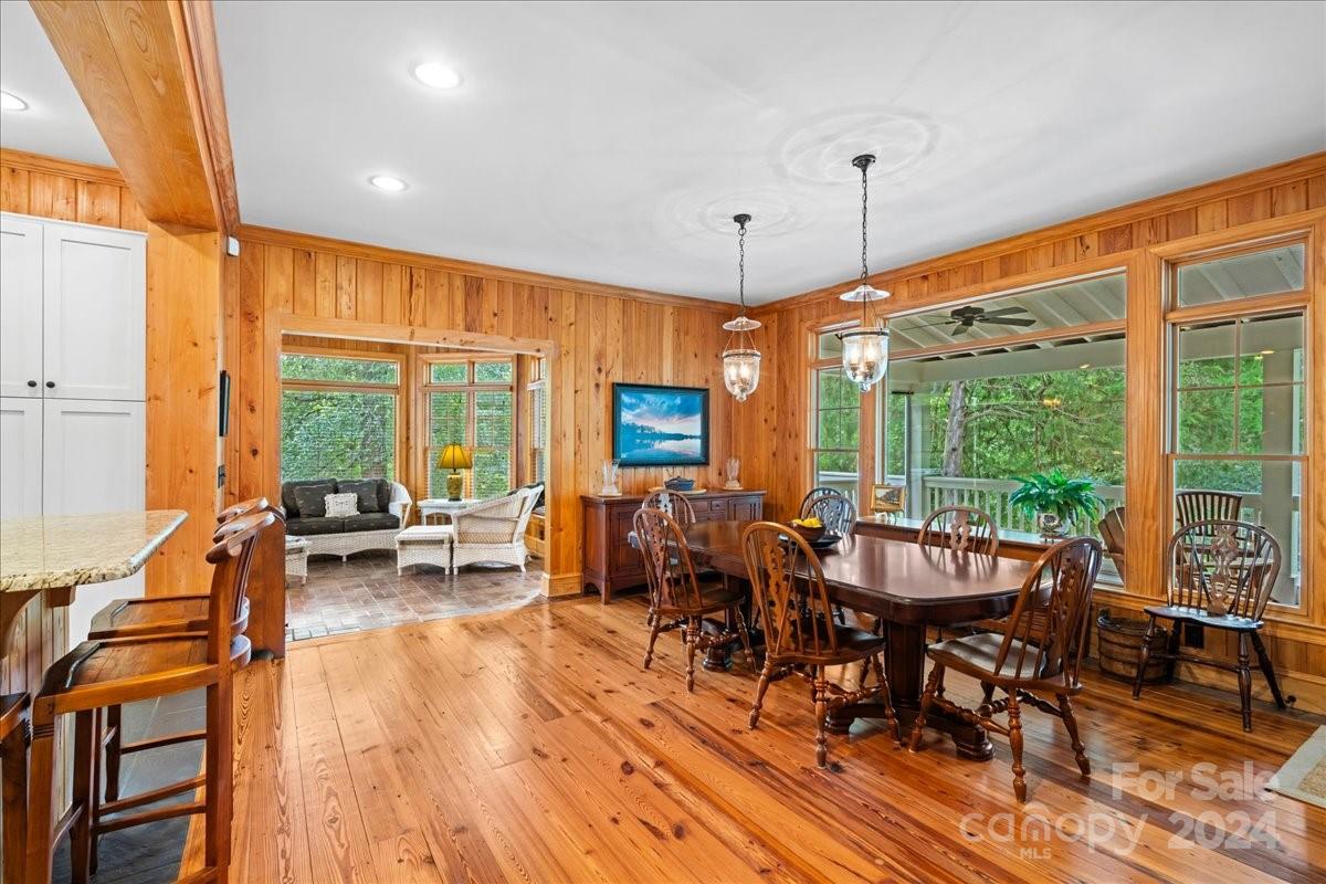 2884 Lake Road — Ridgeway