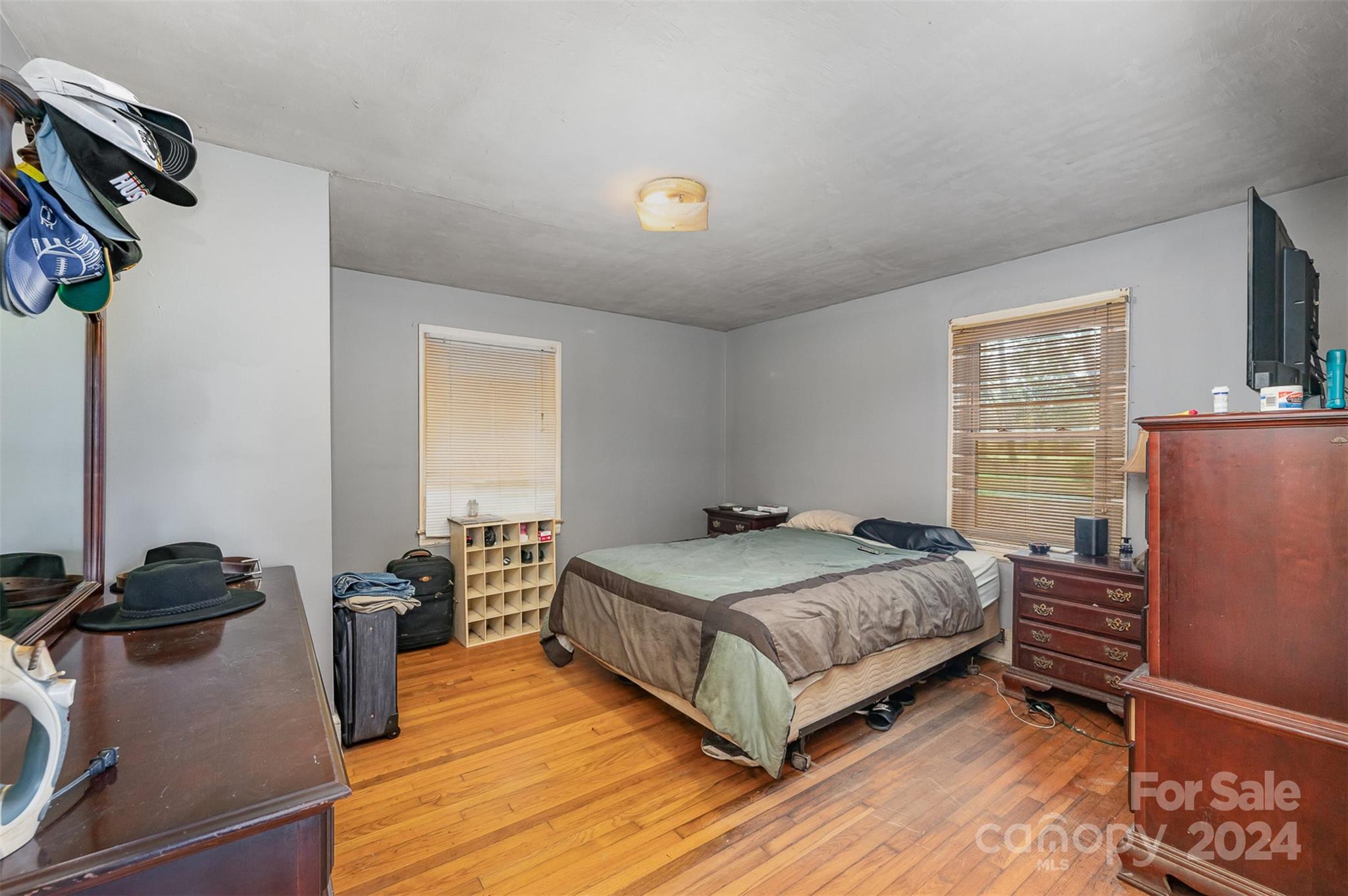 2740 Dogwood Avenue — Charlotte