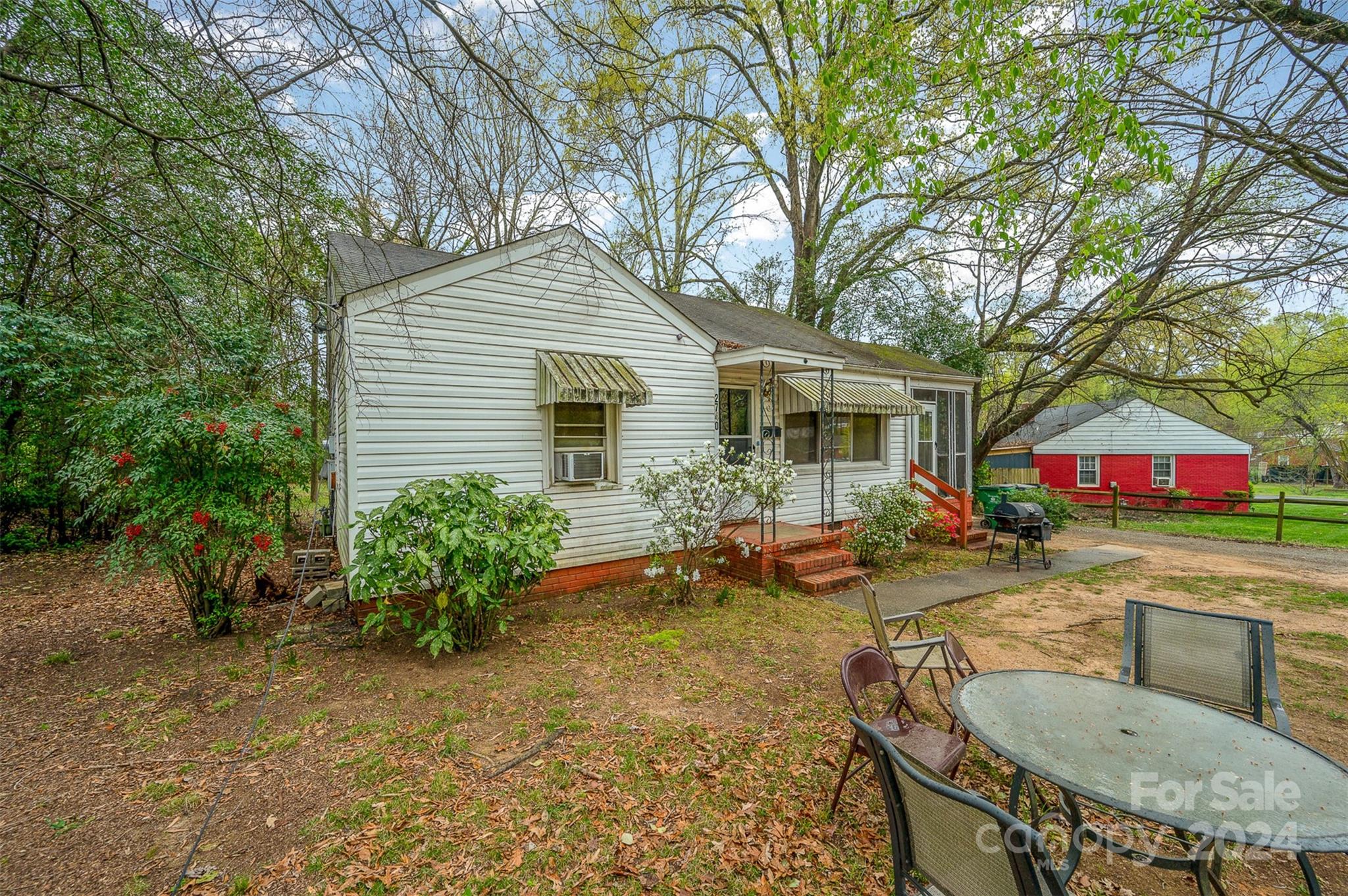2740 Dogwood Avenue — Charlotte