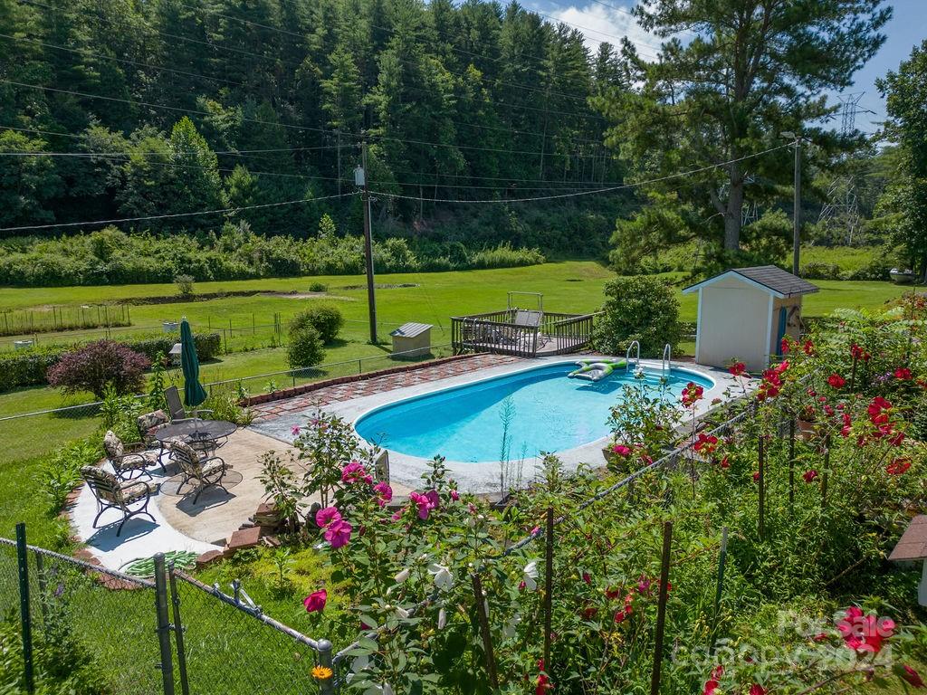 63 Evergreen Cove — Pisgah Forest