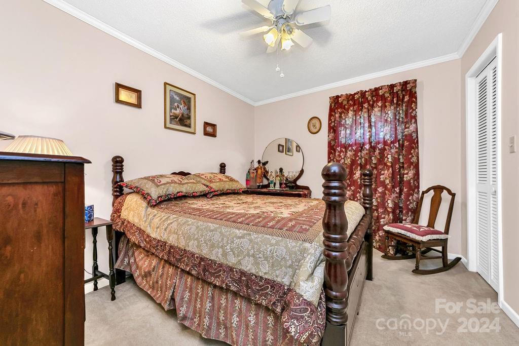 63 Evergreen Cove — Pisgah Forest