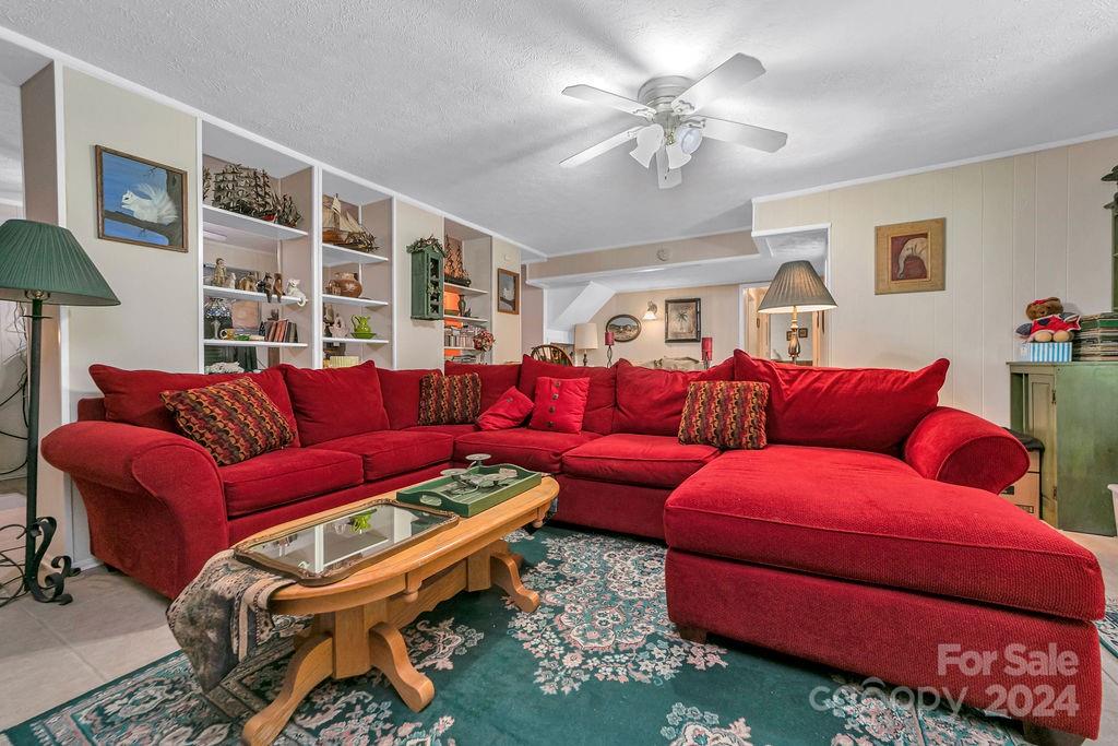 63 Evergreen Cove — Pisgah Forest