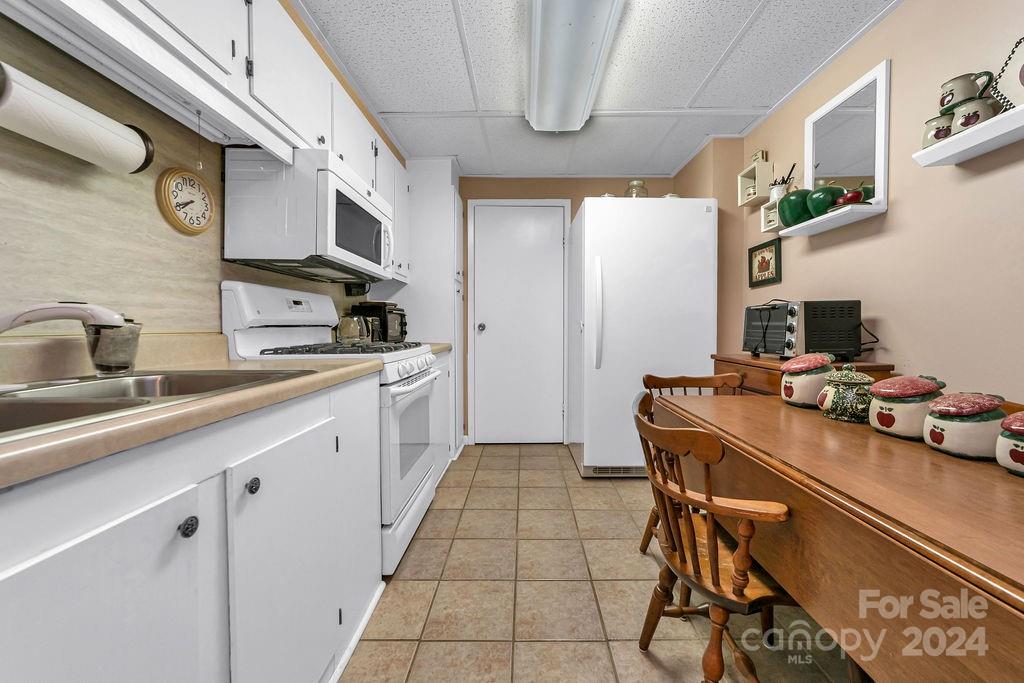 63 Evergreen Cove — Pisgah Forest